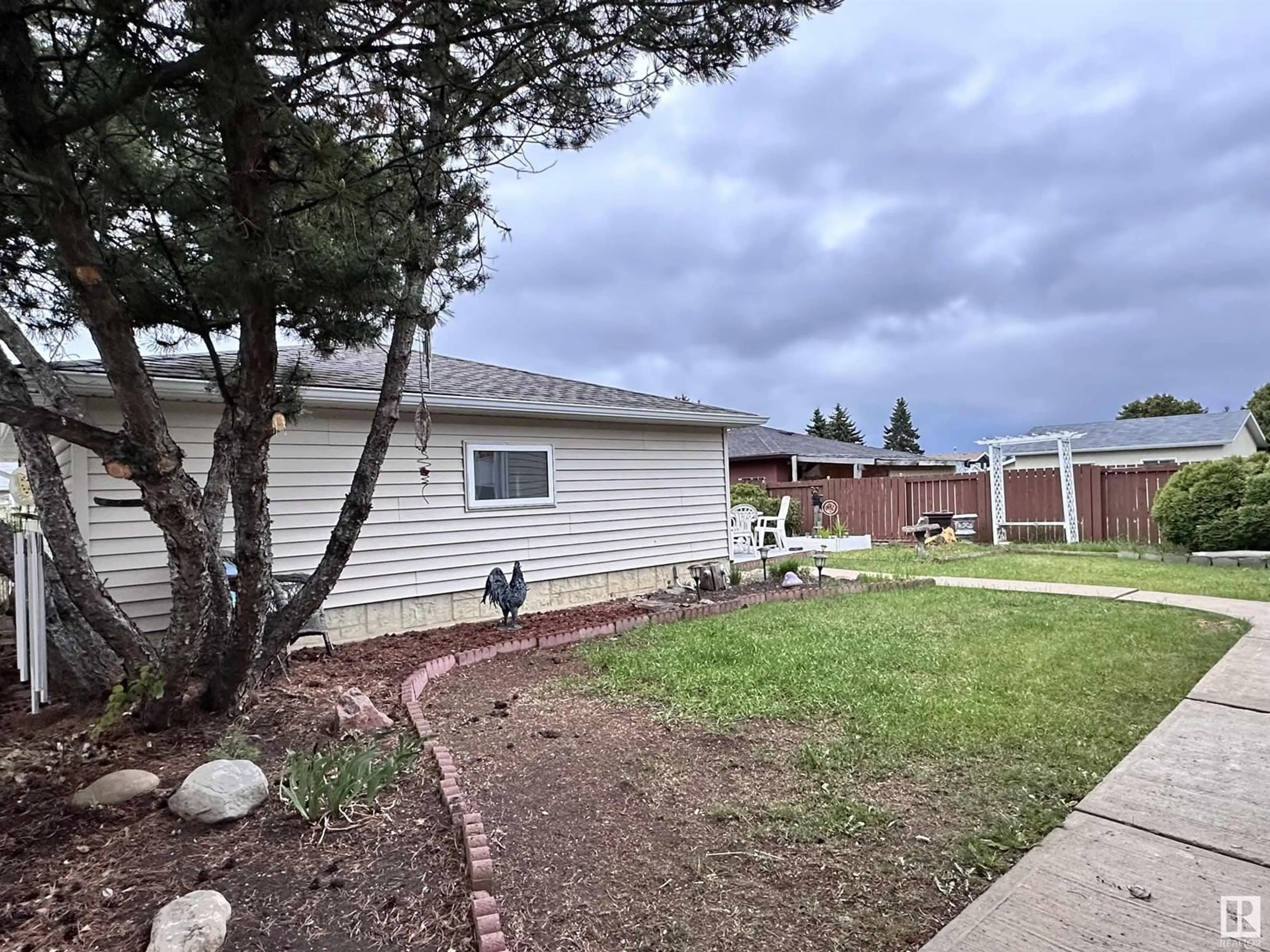 Unknown for 15231 94A ST NW, Edmonton Alberta T5E3X7