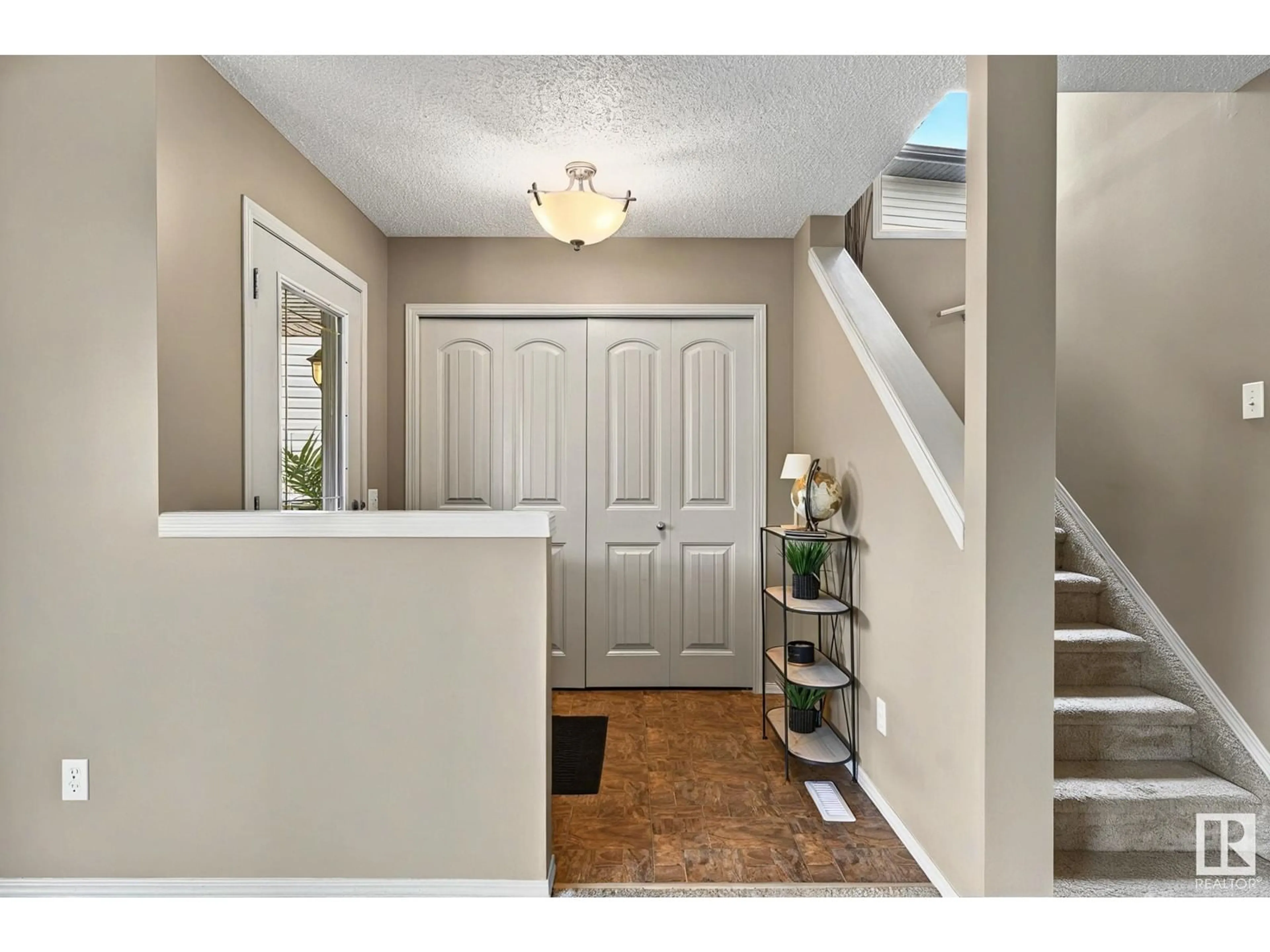 Indoor entryway for 169 BROOKVIEW PL, Stony Plain Alberta T7X2X7