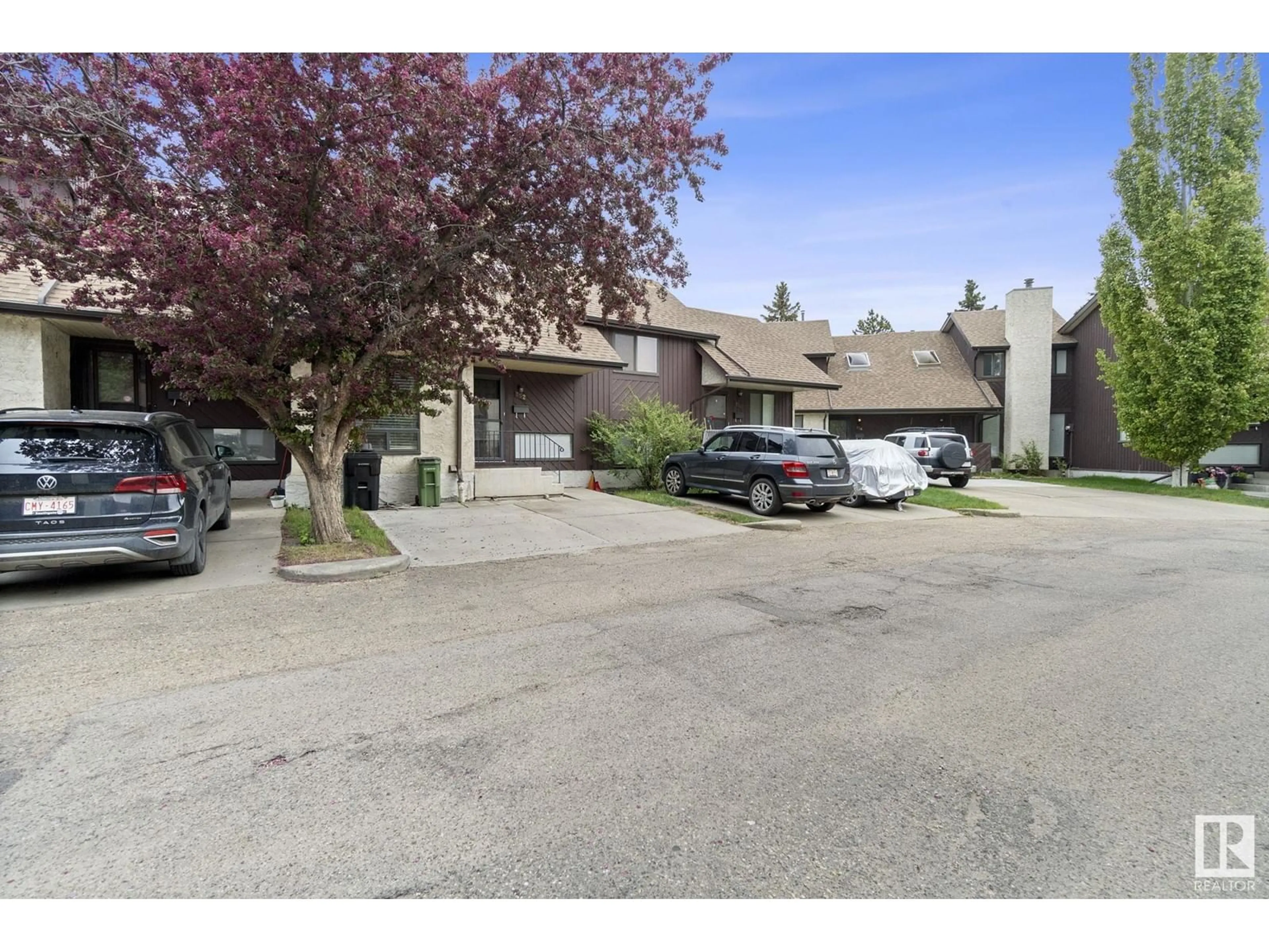 Unknown for 752 SADDLEBACK RD, Edmonton Alberta T6J5E6