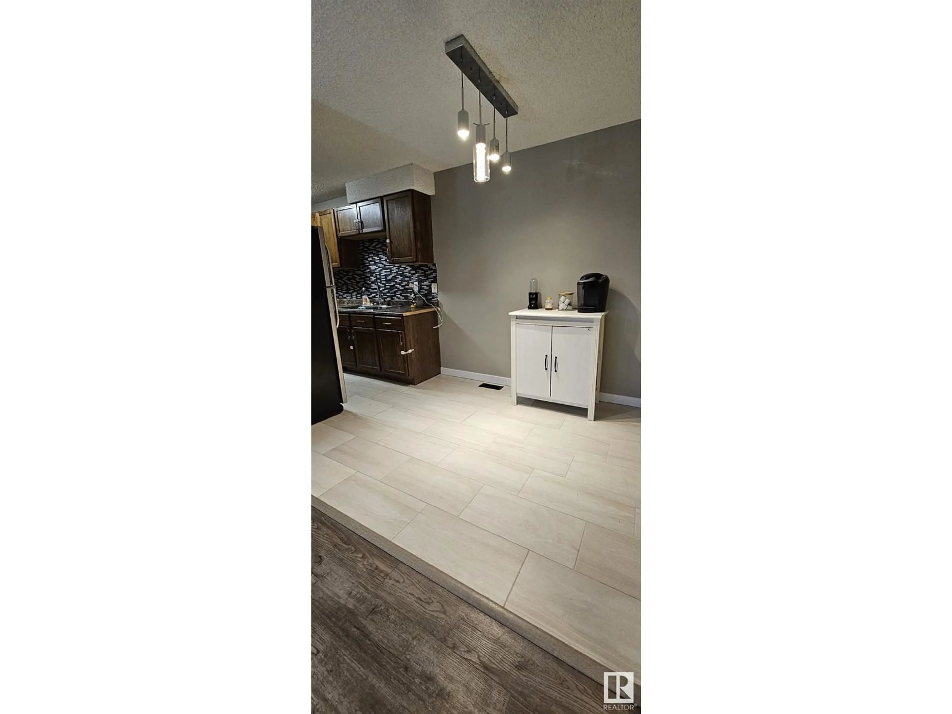 Unknown for 105 AKINS DR, St. Albert Alberta T8N3M6
