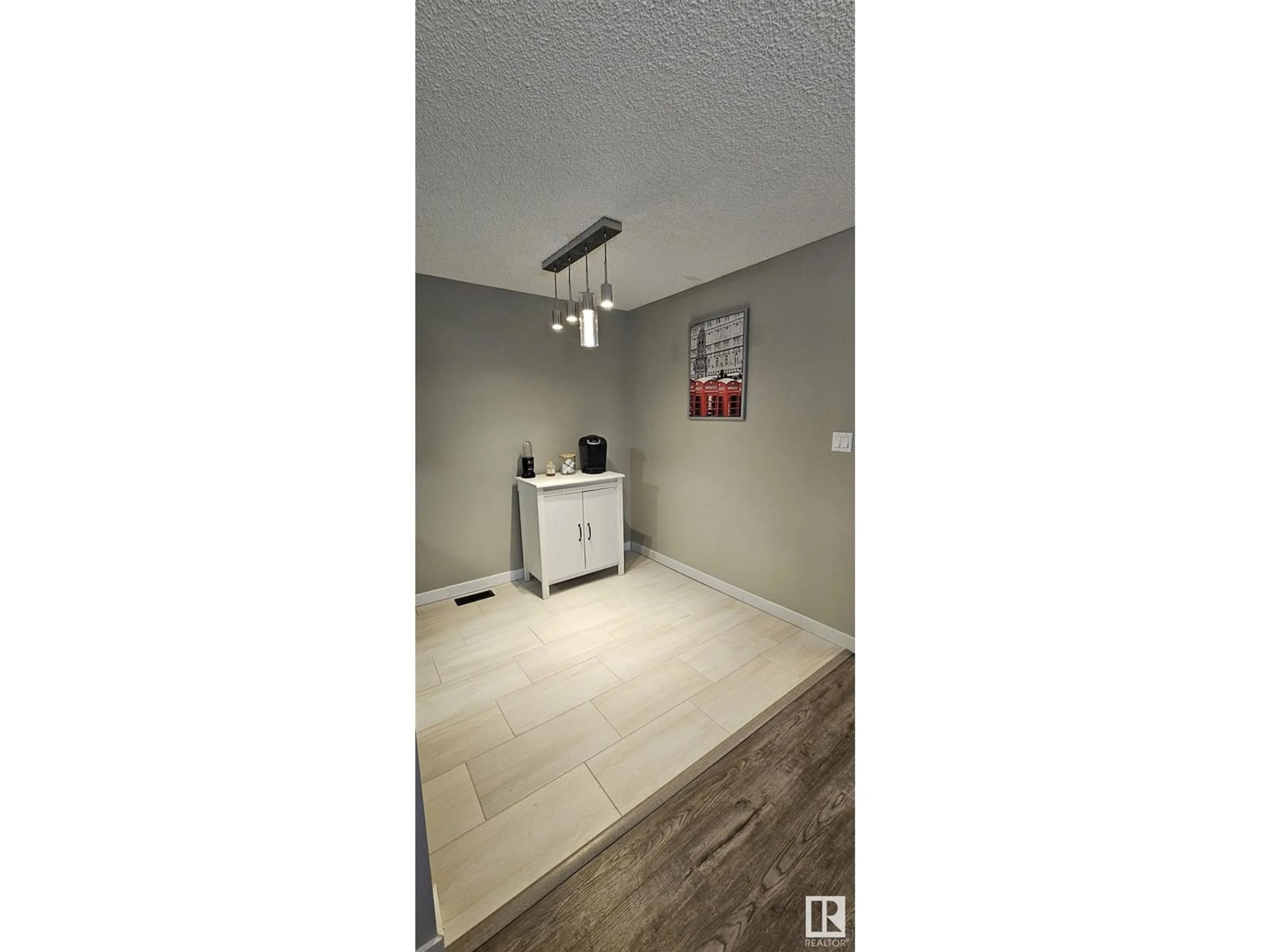 A pic of a room for 105 AKINS DR, St. Albert Alberta T8N3M6