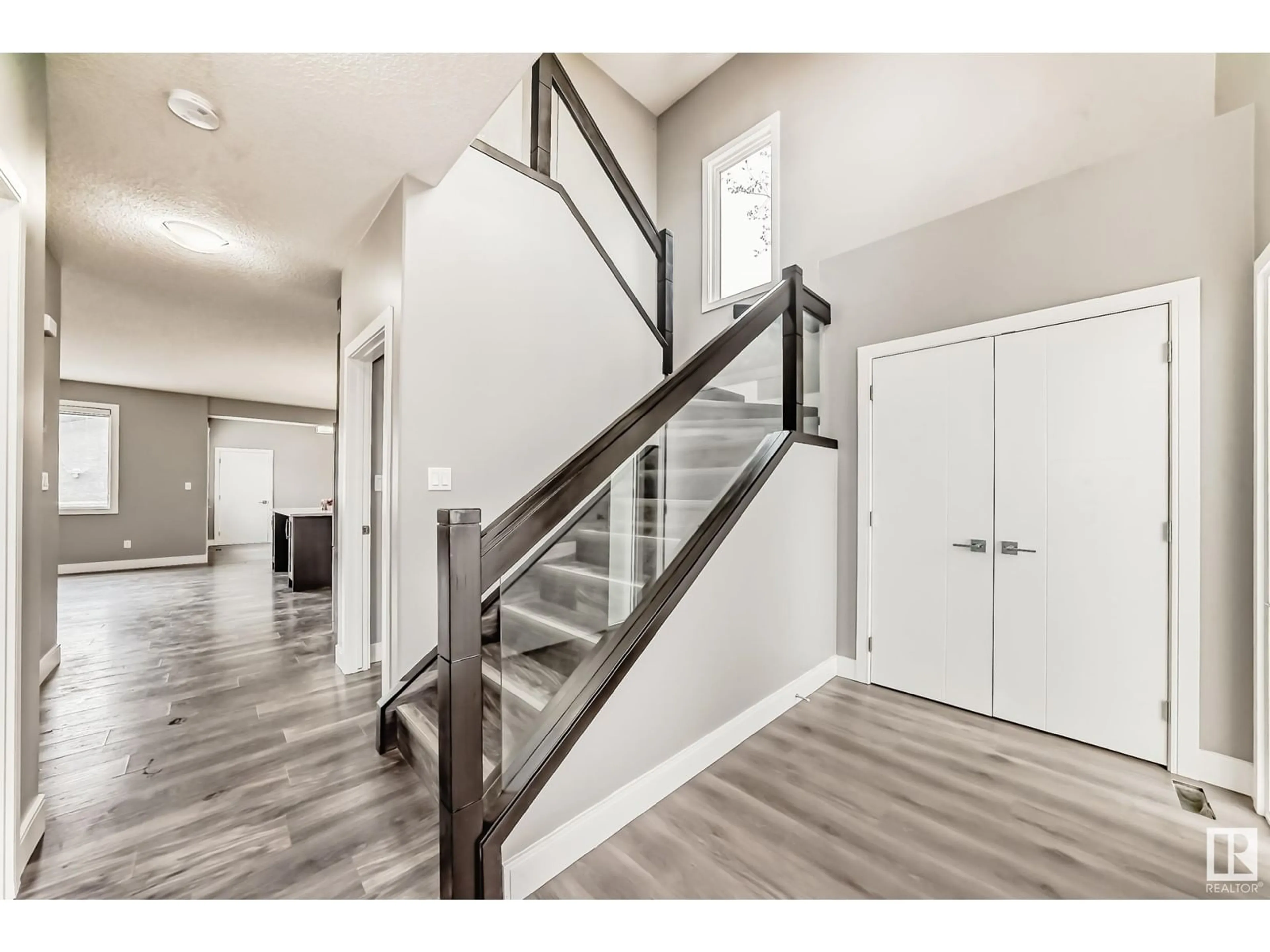 Indoor entryway for NW - 11929 70 ST, Edmonton Alberta T5B1V1