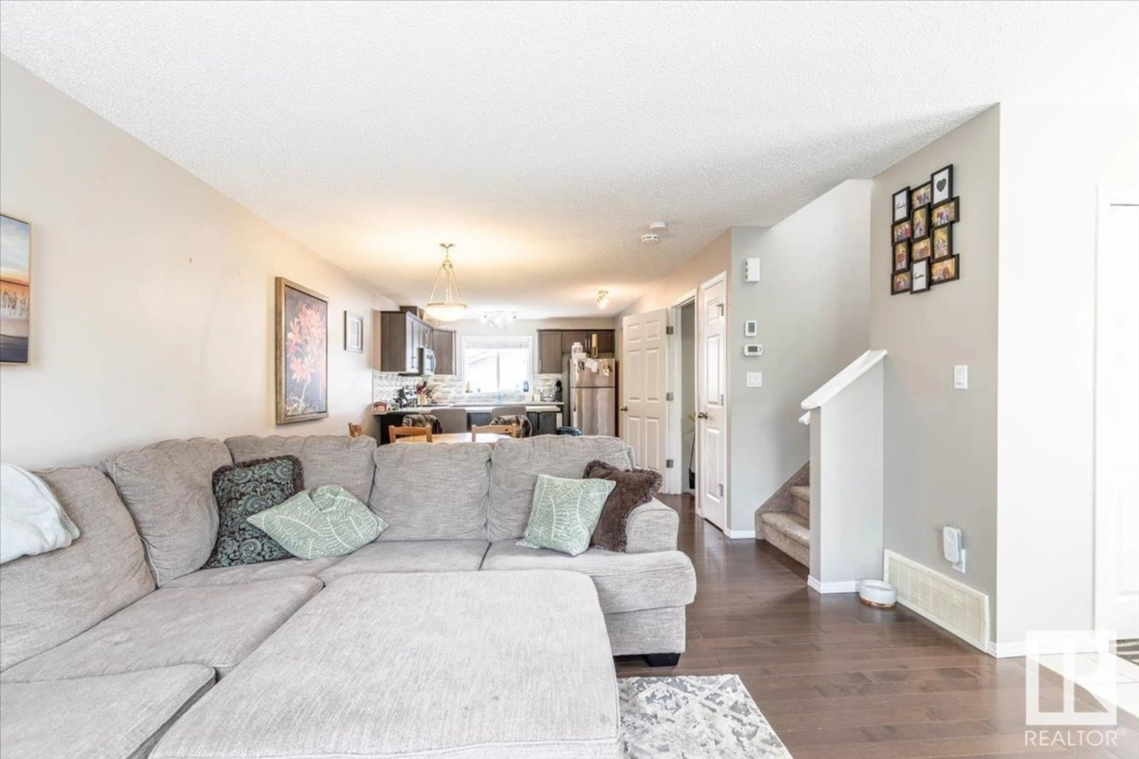 Living room with furniture, unknown for 3003 ARTHURS CR, Edmonton Alberta T6W2H9