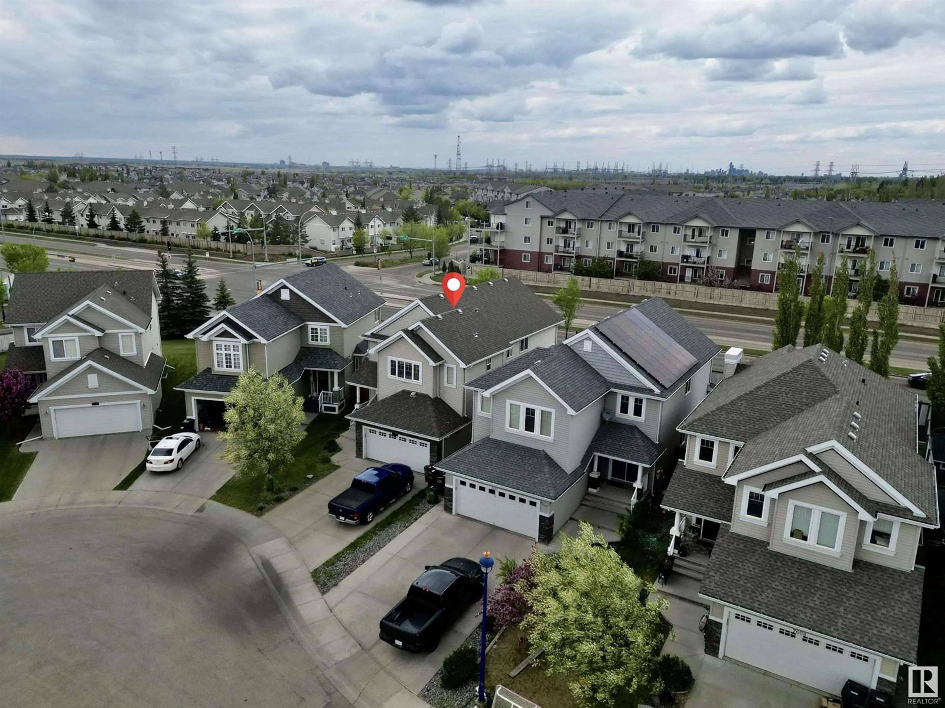 A pic from outside/outdoor area/front of a property/back of a property/a pic from drone, city buildings view from balcony for 7616 10 AV, Edmonton Alberta T6X0N6