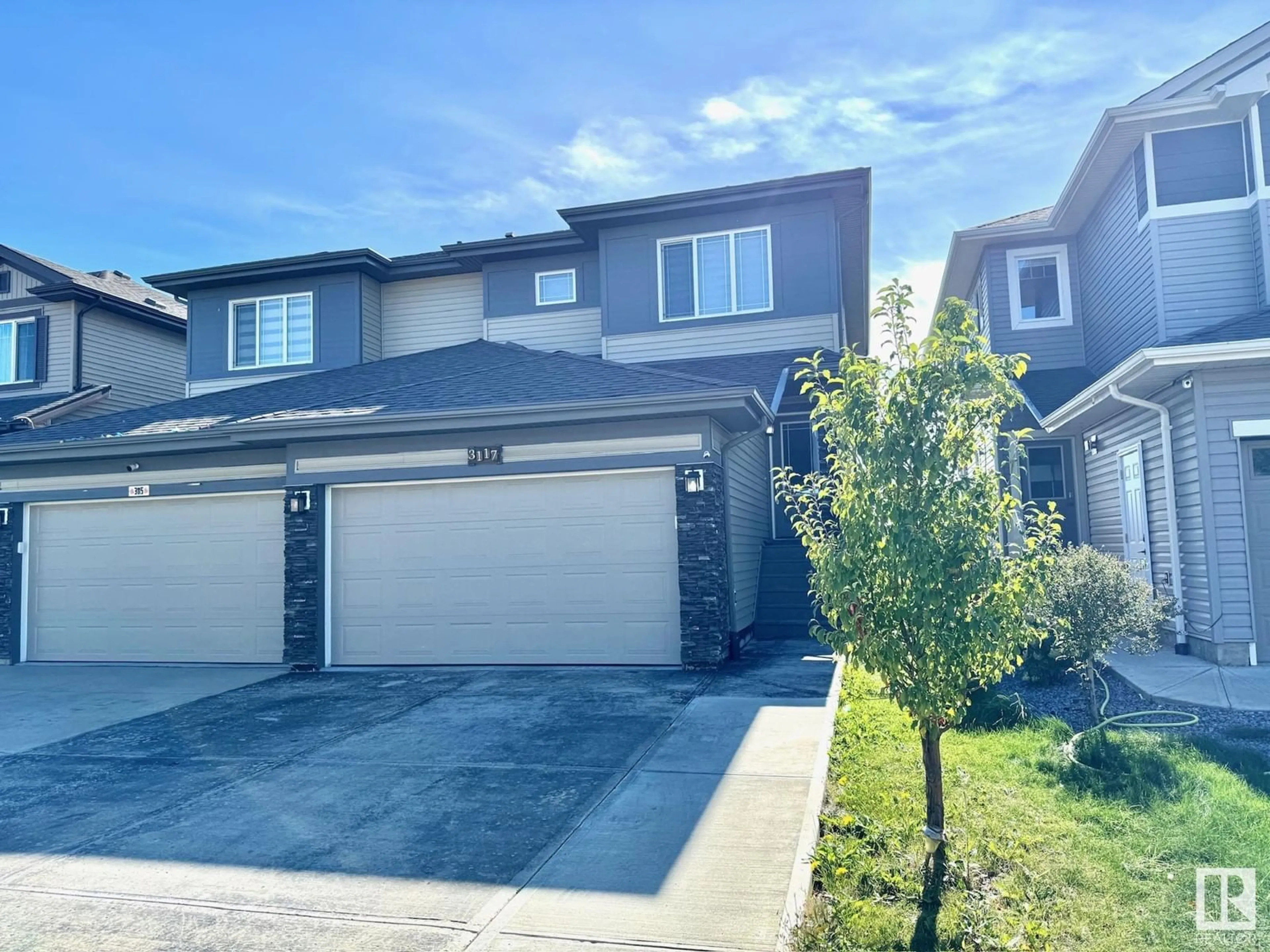 A pic from outside/outdoor area/front of a property/back of a property/a pic from drone, street for 3117 11 AV, Edmonton Alberta T6T2C7