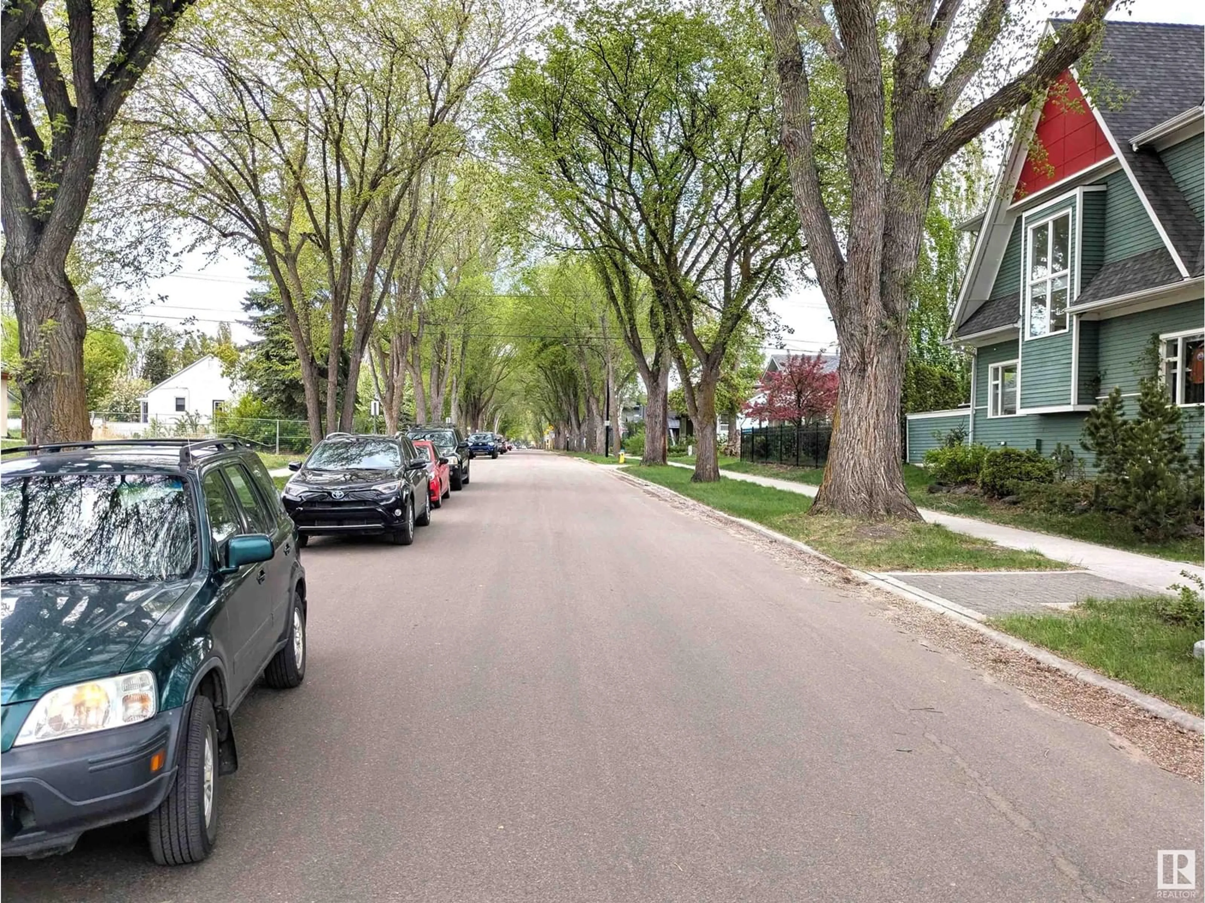 Unknown for 10880 74 ST, Edmonton Alberta T5B1Z9