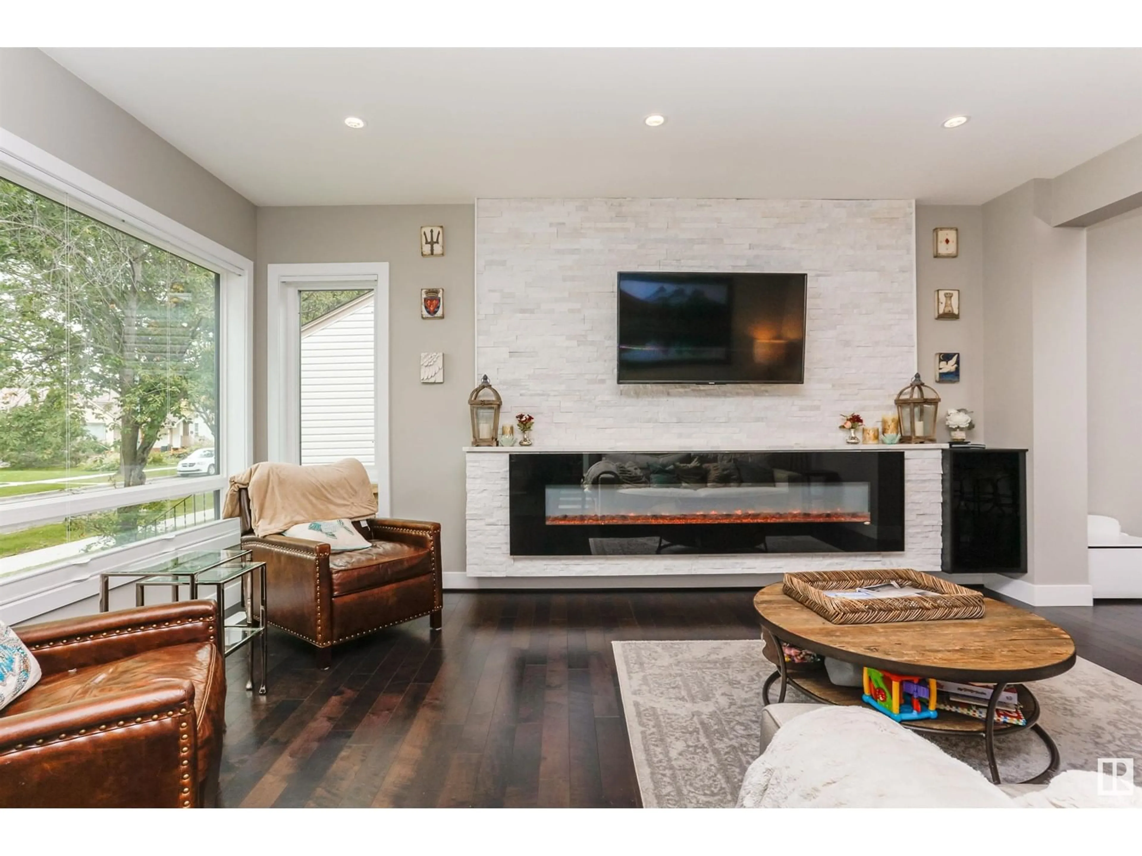 Living room with furniture, unknown for 10949 73 AV, Edmonton Alberta T6G0C3