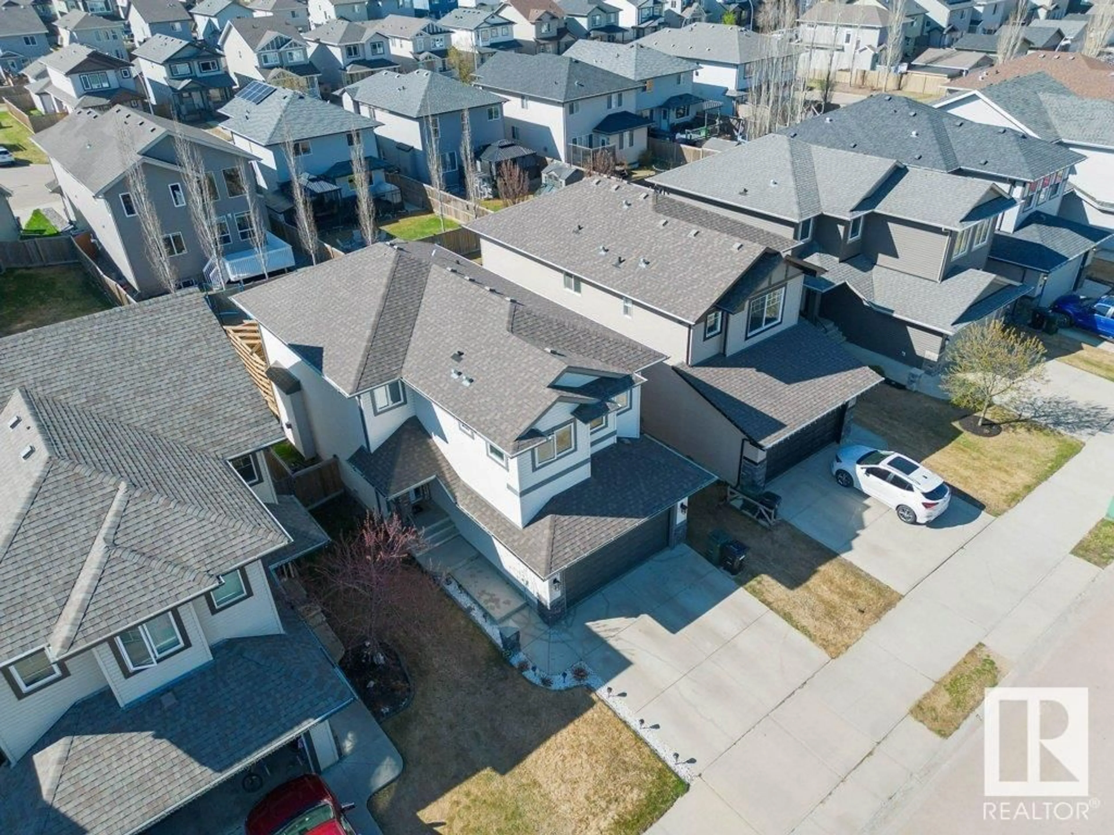 A pic from outside/outdoor area/front of a property/back of a property/a pic from drone, street for 191 HARVEST RIDGE DR, Spruce Grove Alberta T7X0K5