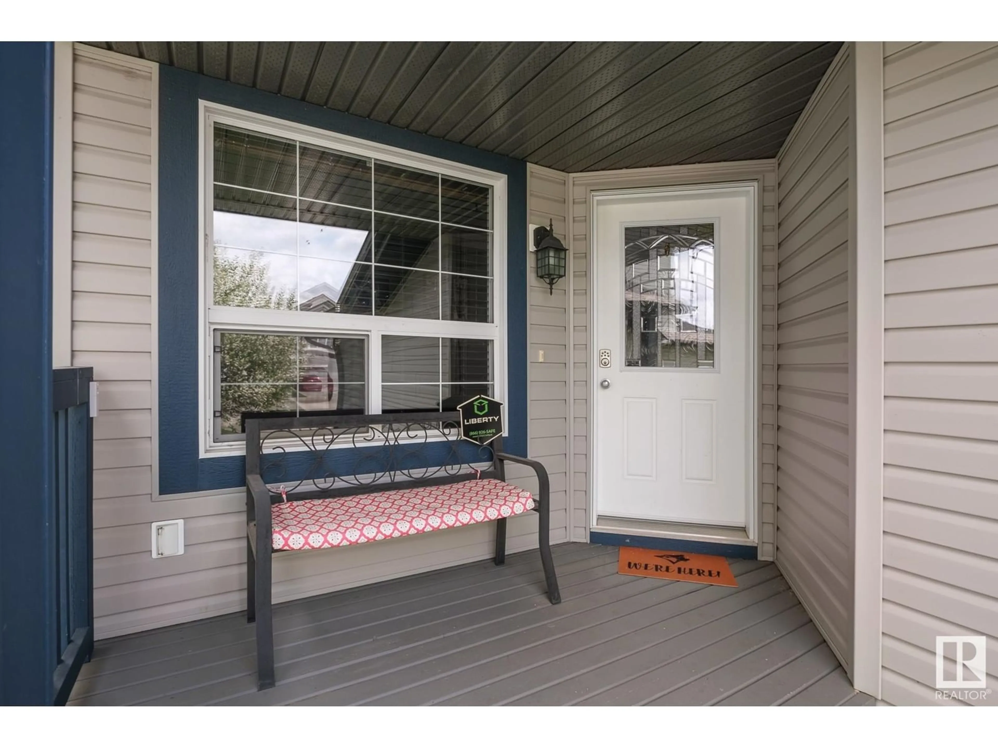 Indoor entryway for 15 SPRINGDALE, Sherwood Park Alberta T8H0S3