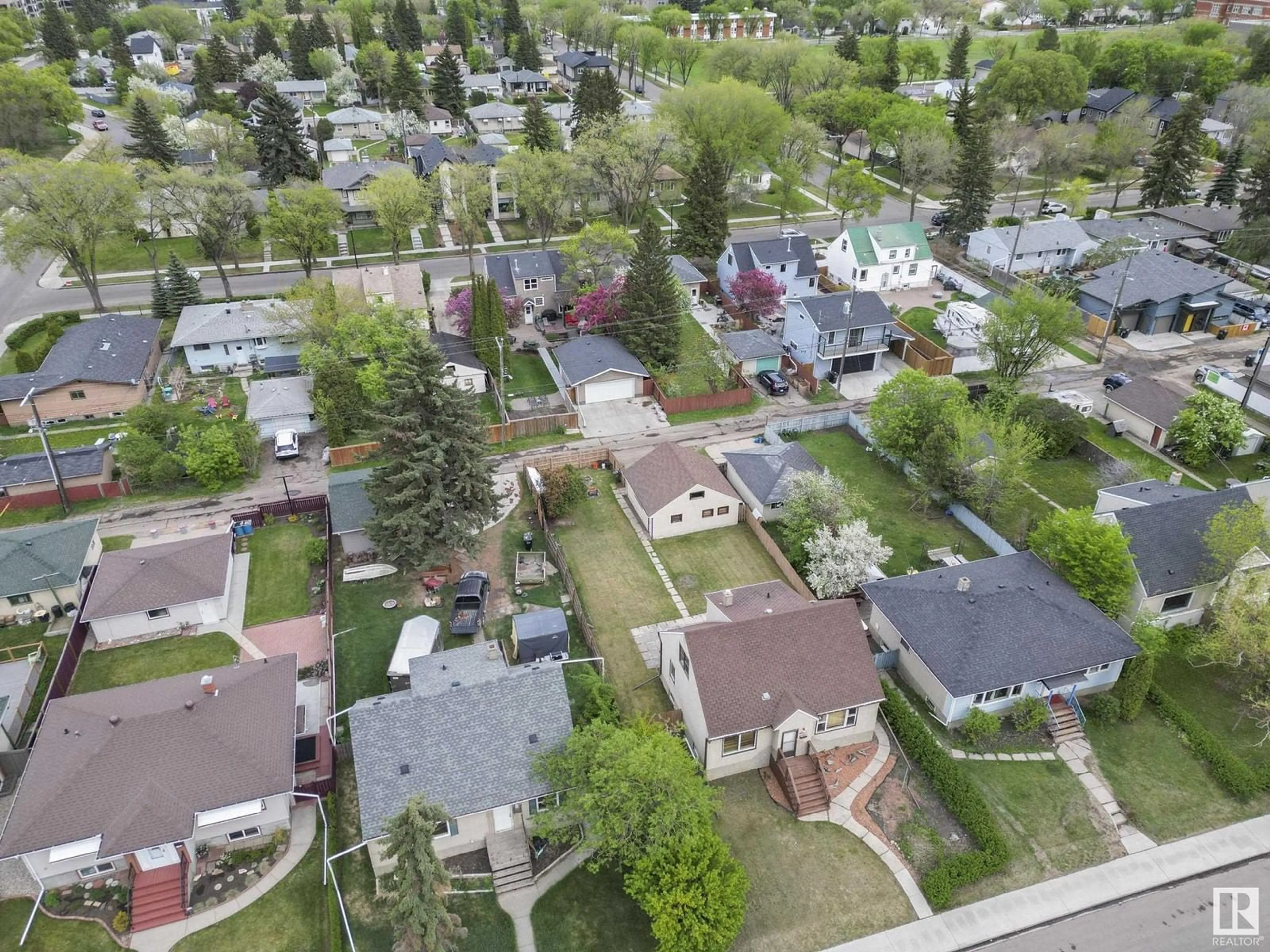 A pic from outside/outdoor area/front of a property/back of a property/a pic from drone, street for 11315 GROAT RD NW, Edmonton Alberta T5M3K2