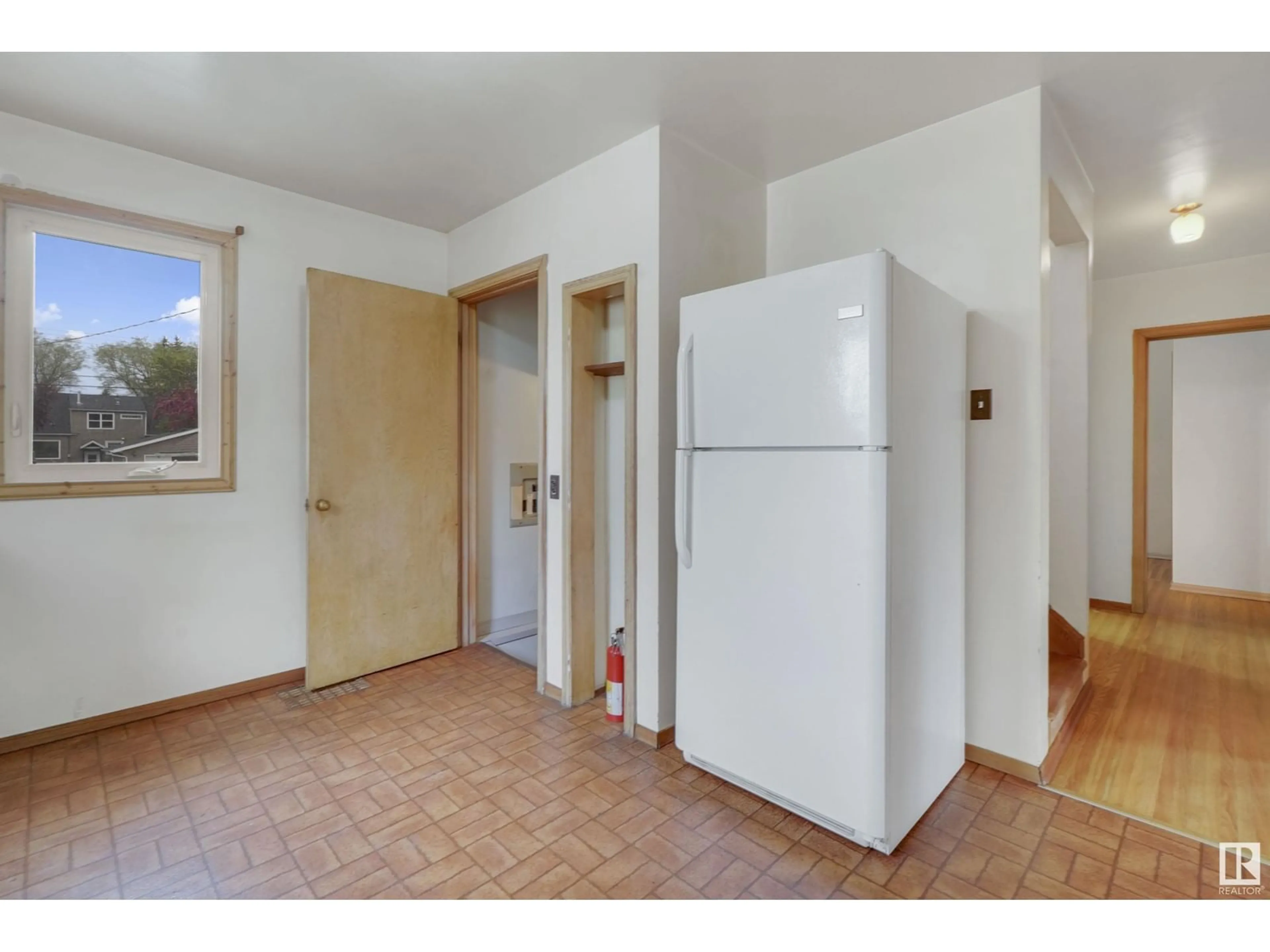 Unknown for 11315 GROAT RD NW, Edmonton Alberta T5M3K2