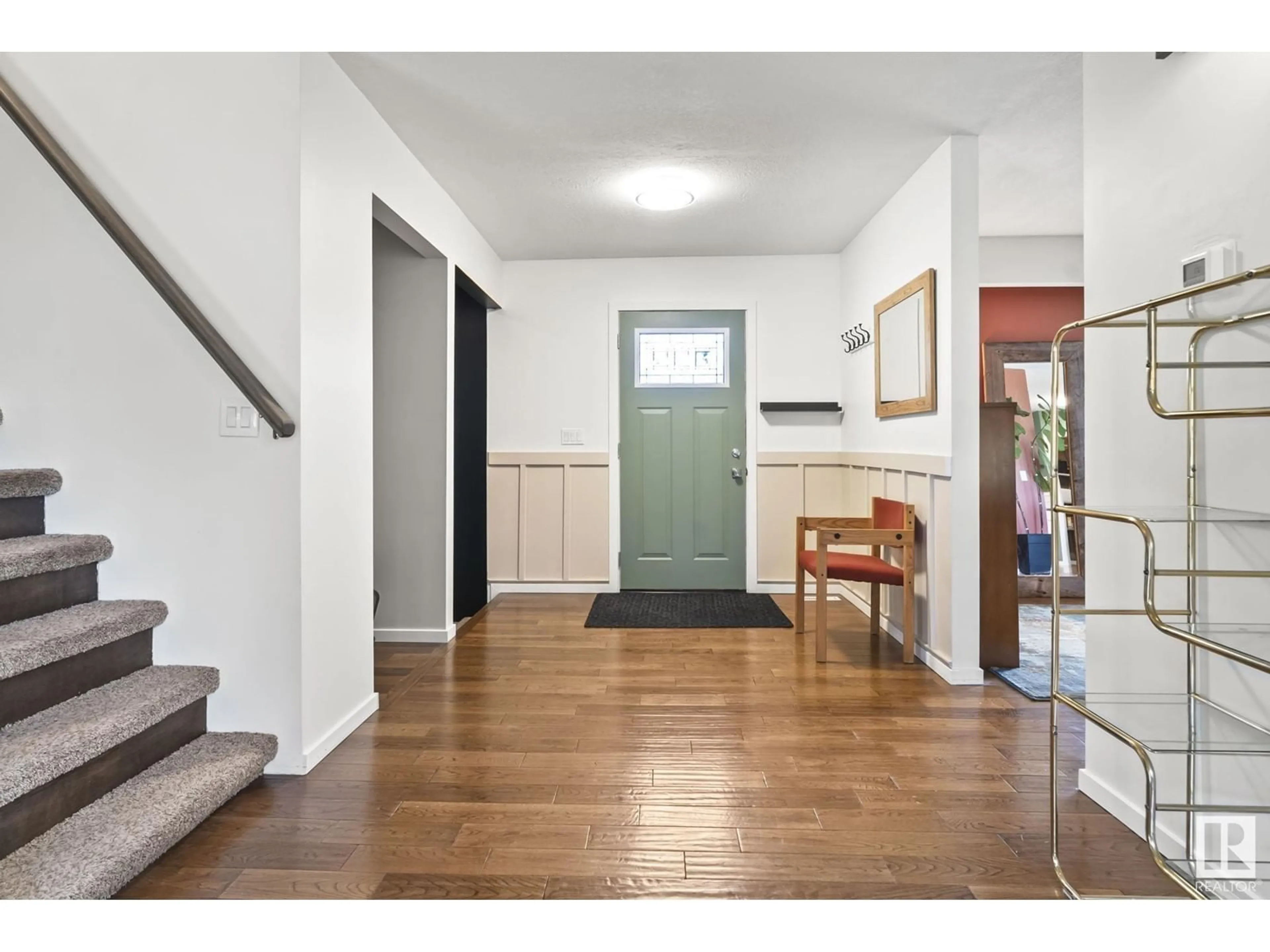Indoor entryway for 58018 RR 245, Rural Sturgeon County Alberta T0G1L2