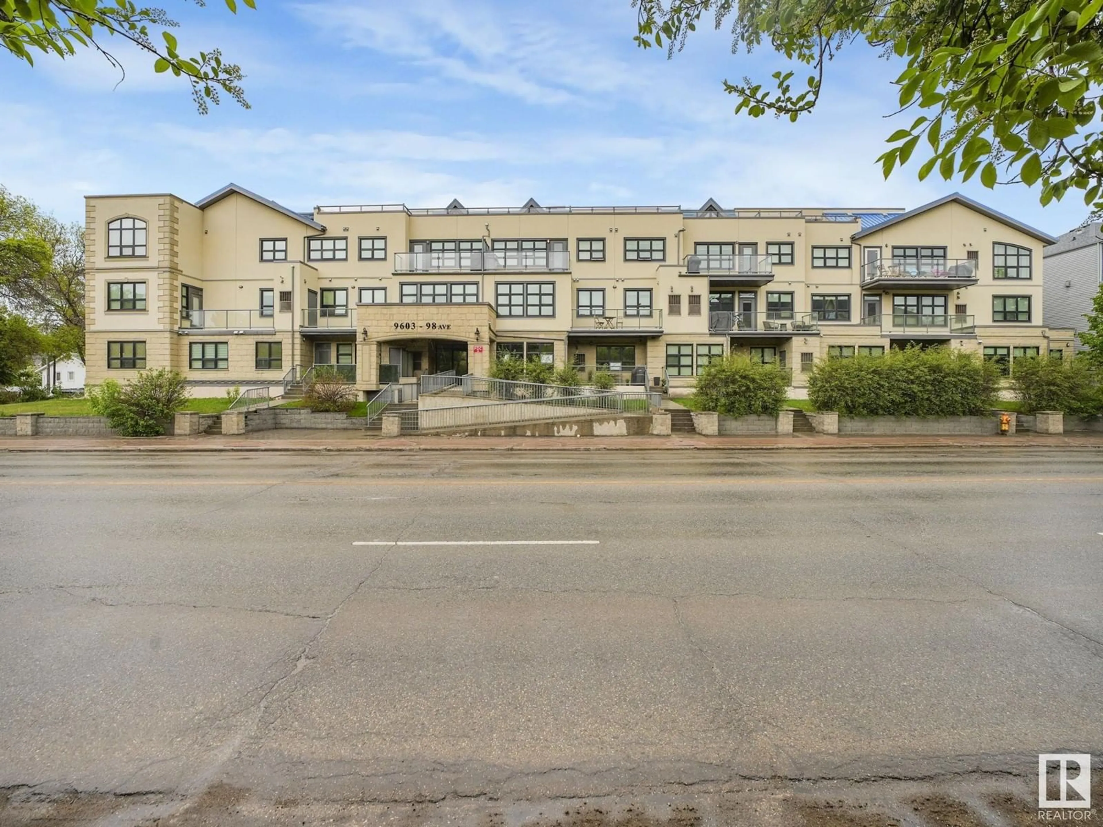 Unknown for #304 - 9603 98 AV, Edmonton Alberta T6C2E2