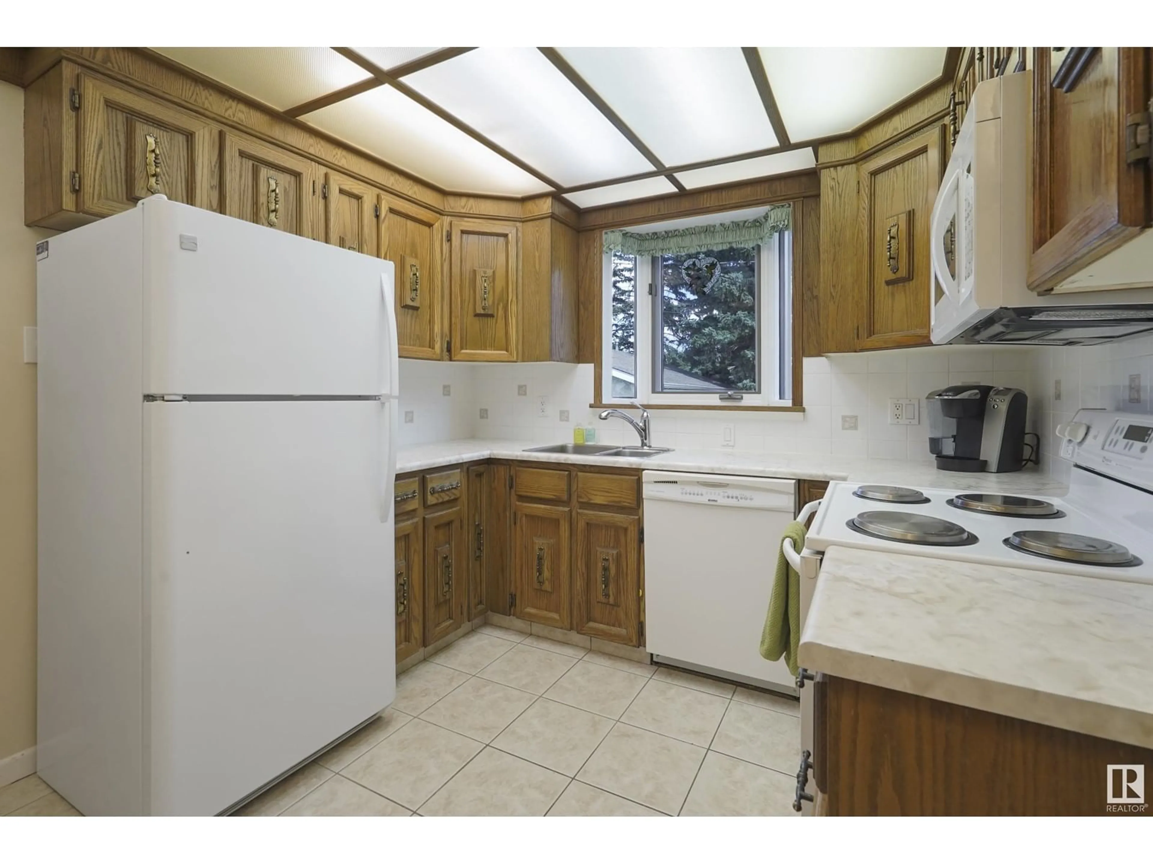 Standard kitchen, unknown for 8519 142 ST, Edmonton Alberta T6K1M1