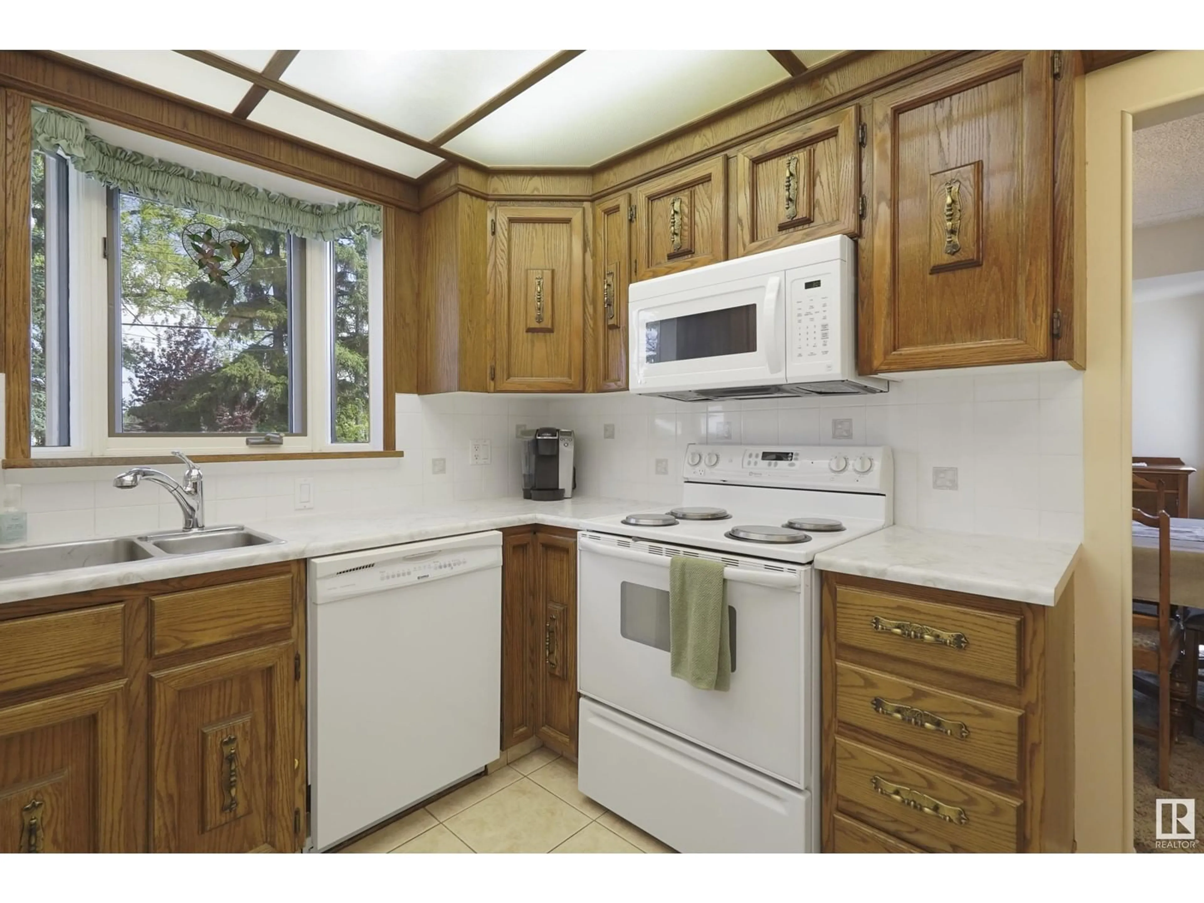 Standard kitchen, unknown for 8519 142 ST, Edmonton Alberta T6K1M1