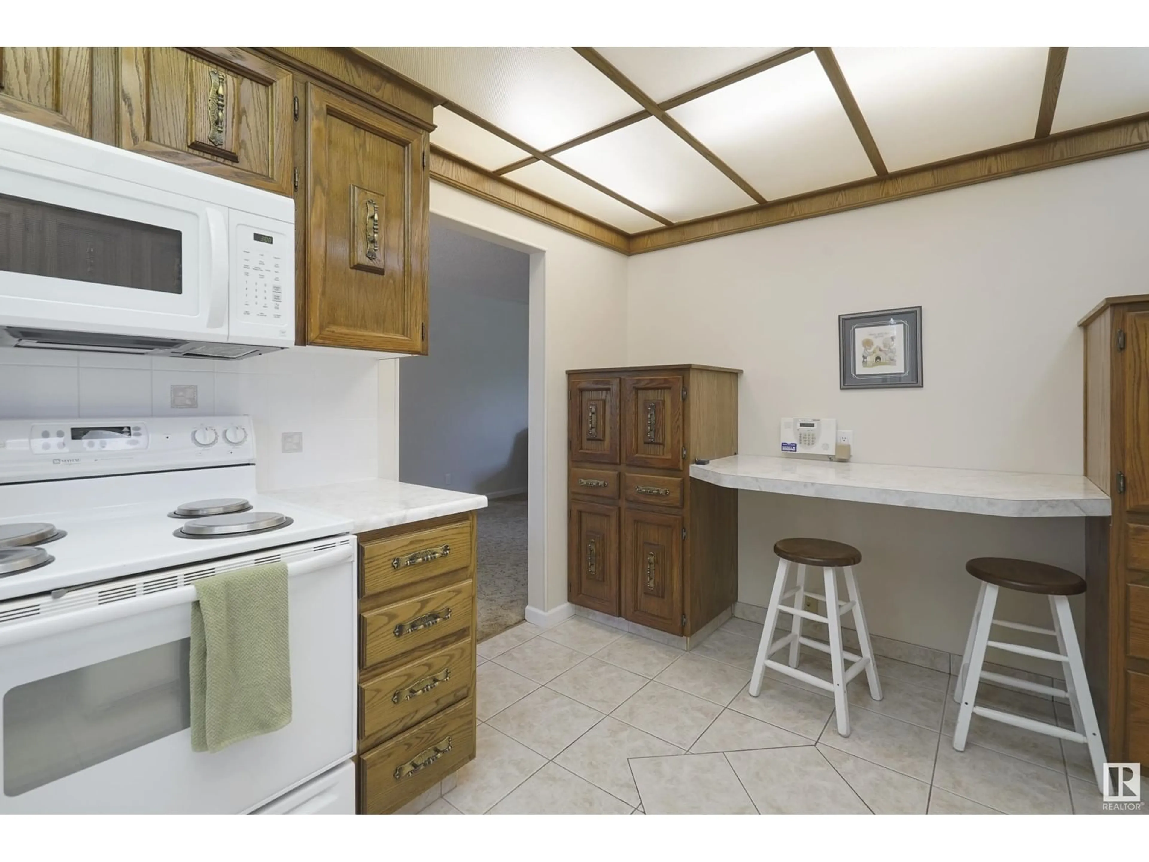 Standard kitchen, unknown for 8519 142 ST, Edmonton Alberta T6K1M1