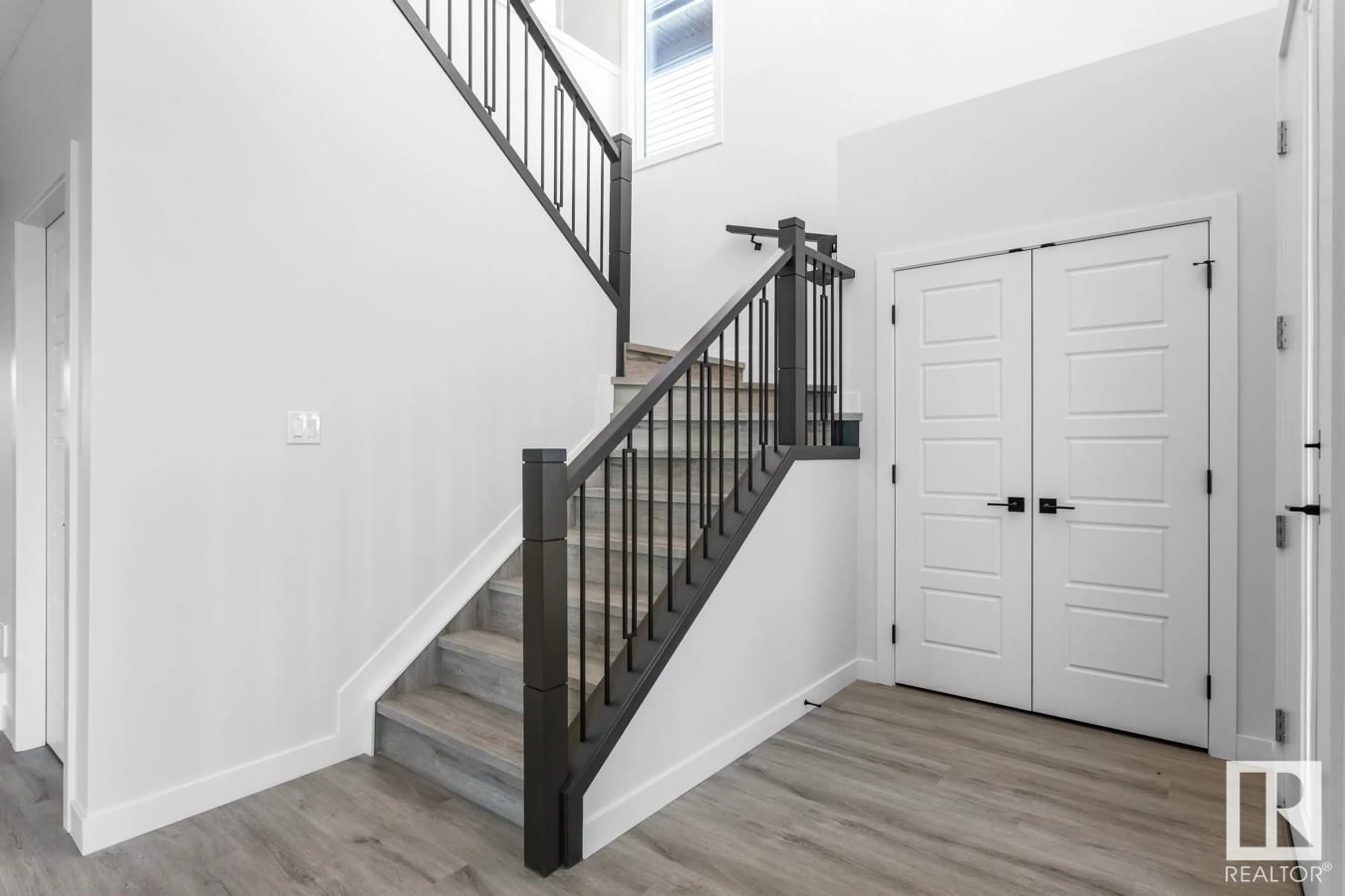 Unknown for 239 GRIESBACH RD, Edmonton Alberta T5E6E5