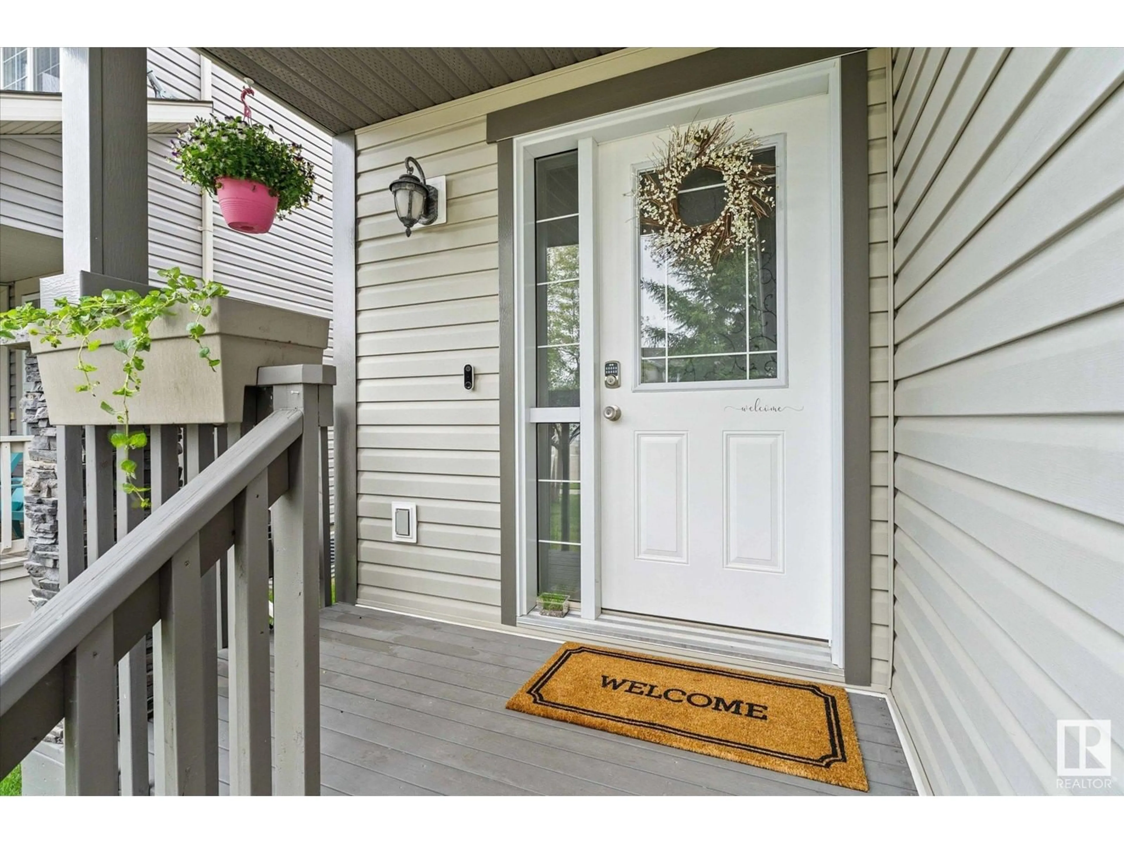Indoor entryway for 82 SONORA, Fort Saskatchewan Alberta T8L0G1