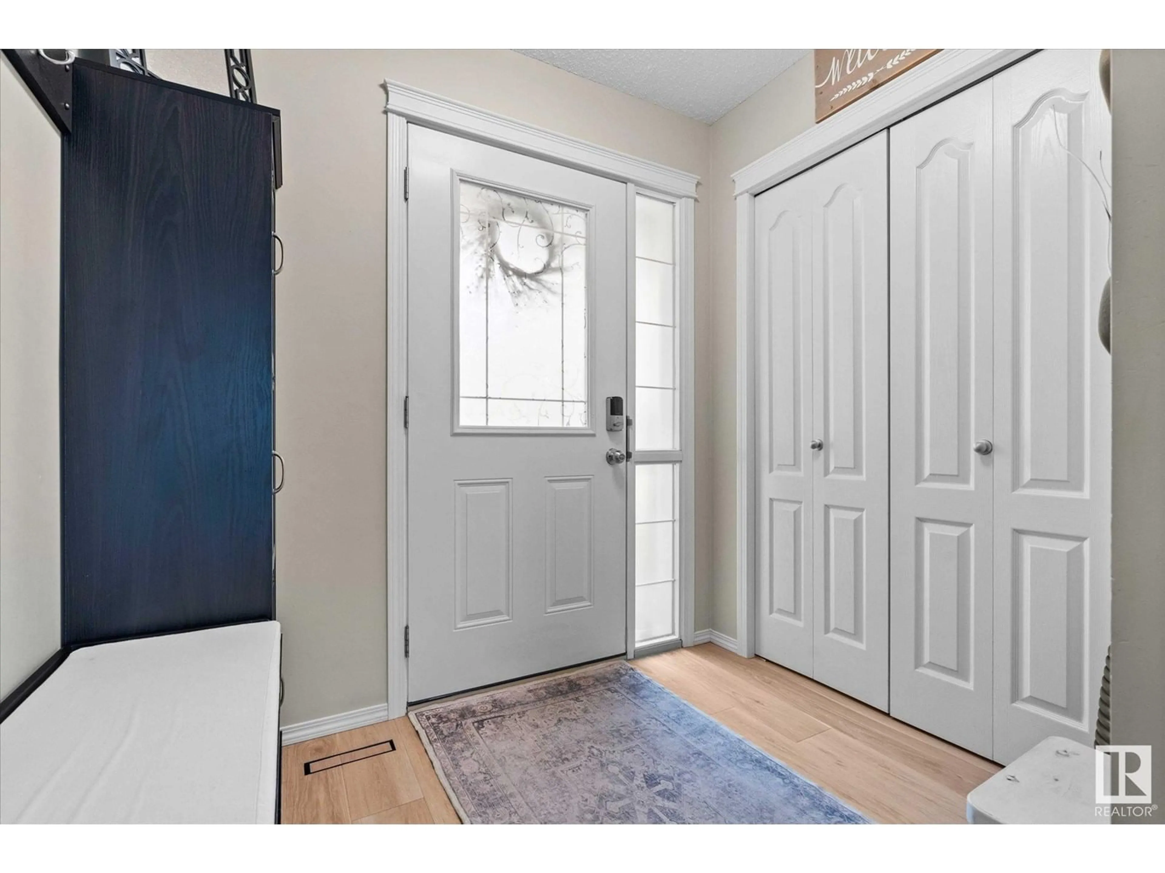 Indoor entryway for 82 SONORA, Fort Saskatchewan Alberta T8L0G1