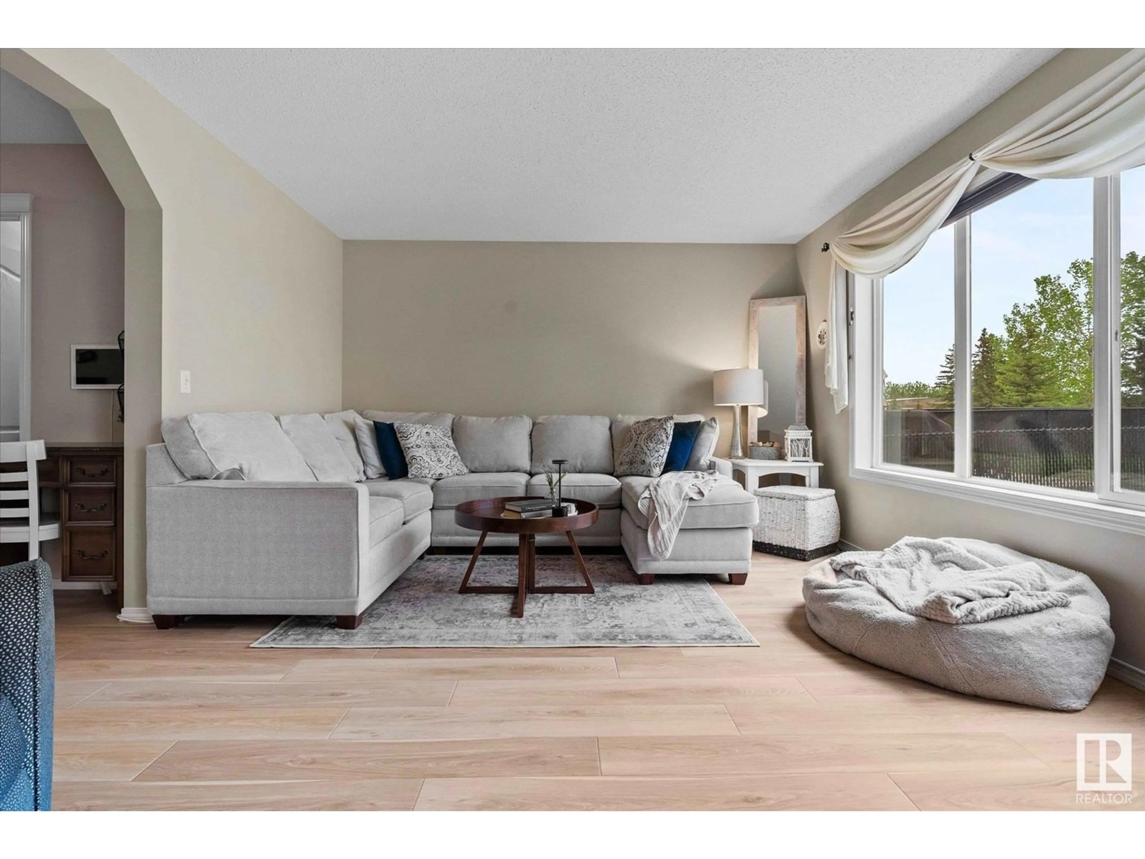 Living room with furniture, unknown for 82 SONORA, Fort Saskatchewan Alberta T8L0G1