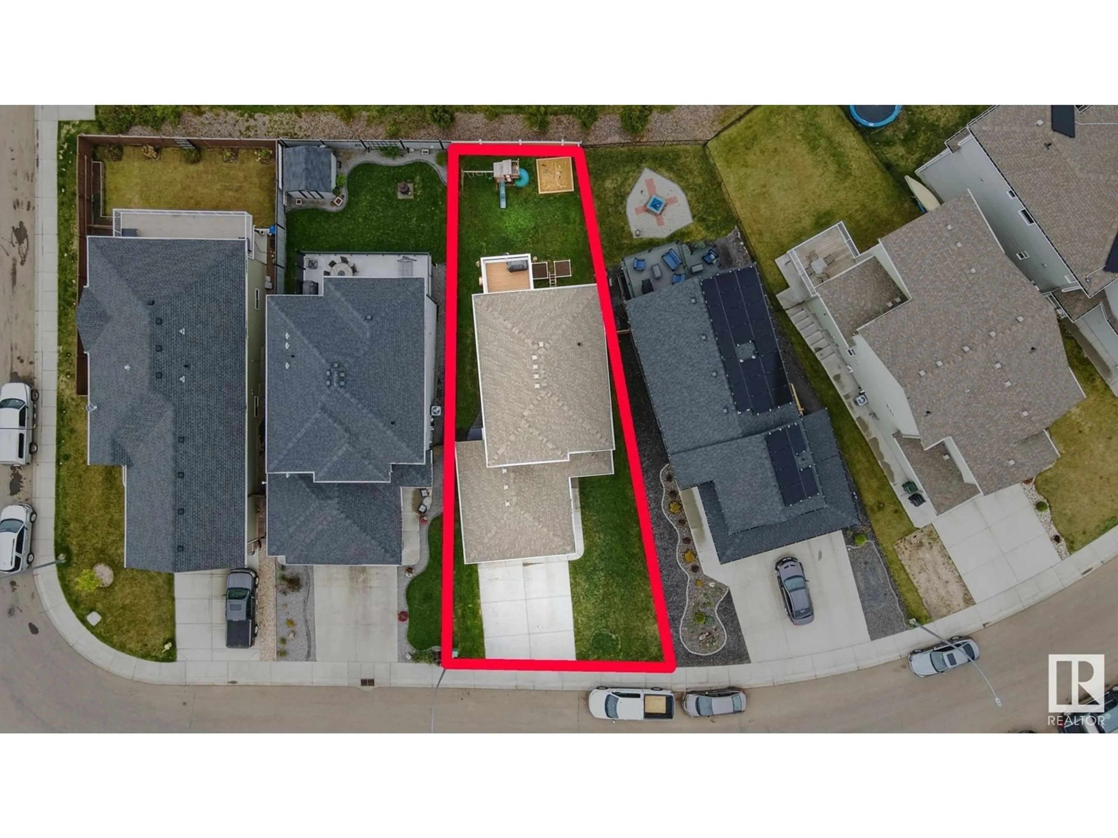 A pic from outside/outdoor area/front of a property/back of a property/a pic from drone, street for 62 HILLDOWNS DR, Spruce Grove Alberta T7X0J1