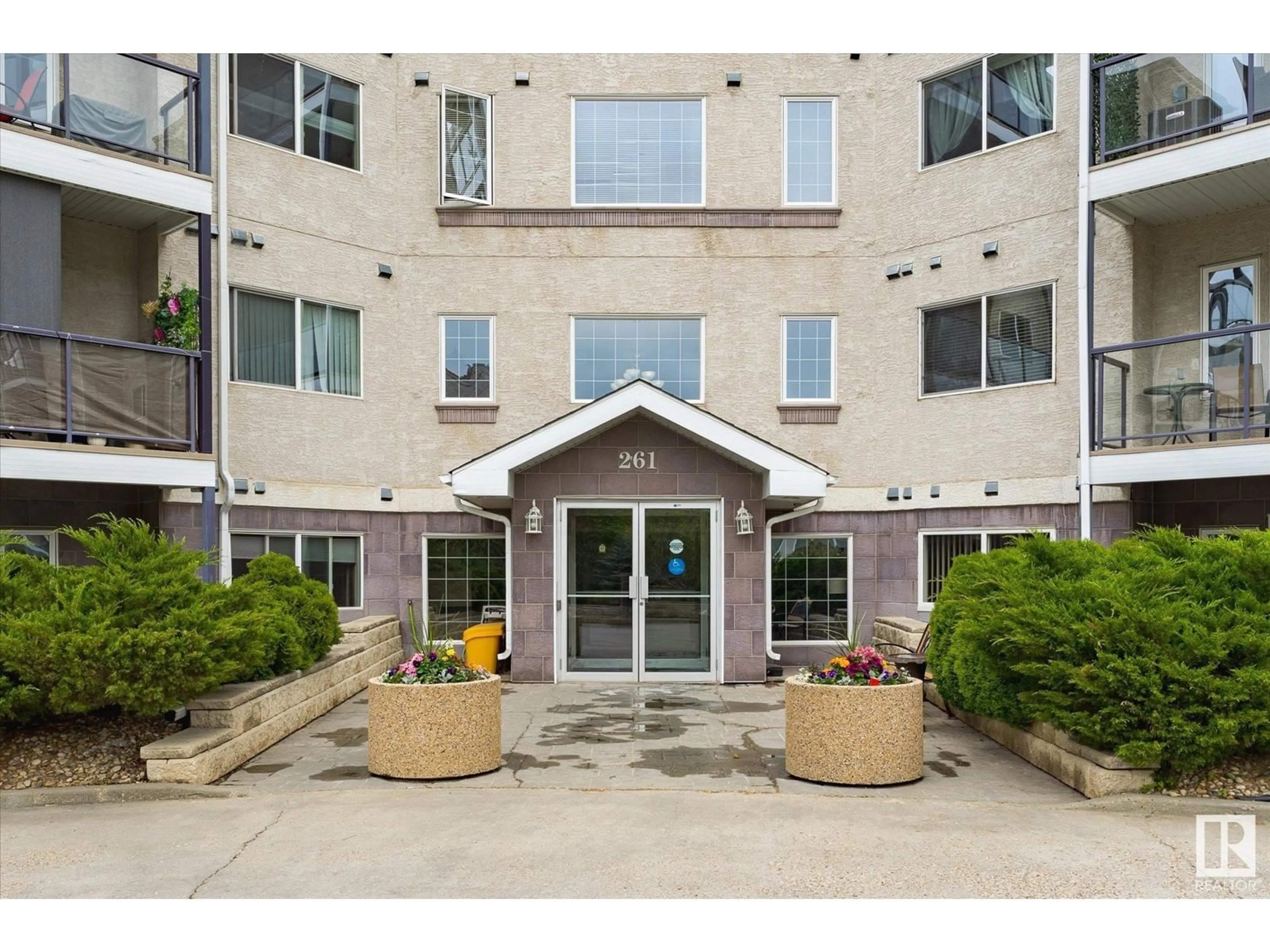 Indoor foyer for #414 - 261 YOUVILLE DR E NW, Edmonton Alberta T6L7H3