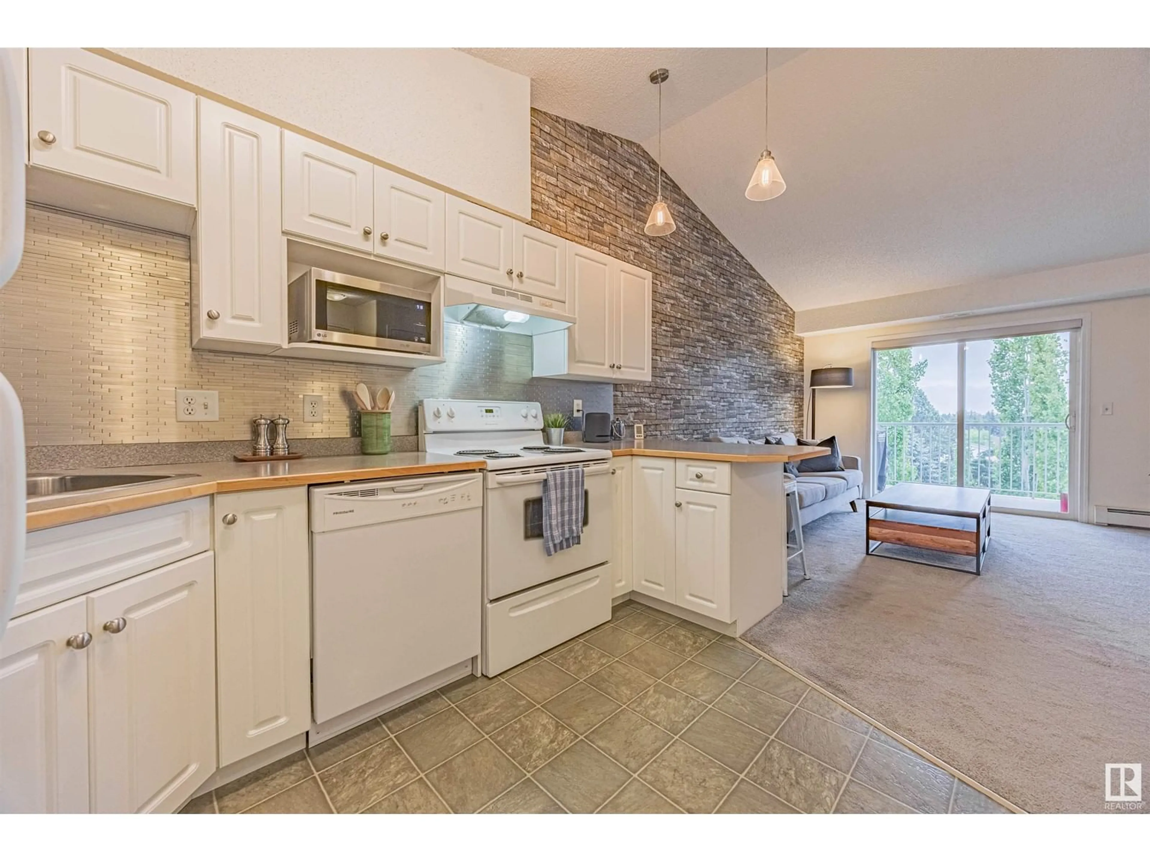 Open concept kitchen, ceramic/tile floor for 7511 - 516 171 ST NW, Edmonton Alberta T5T6S7