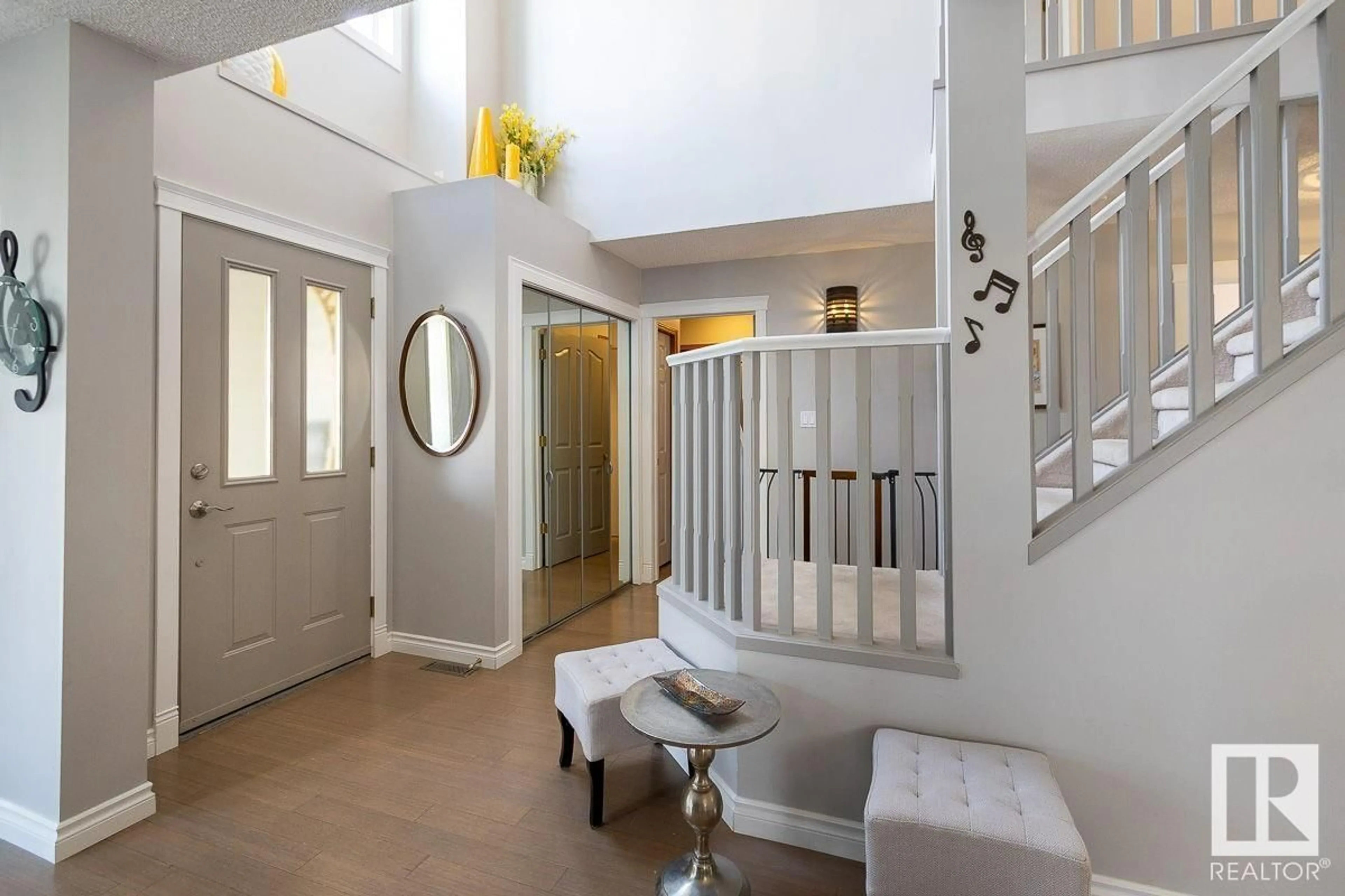 Indoor entryway for 30 OAKRIDGE DR, St. Albert Alberta T8N6H9