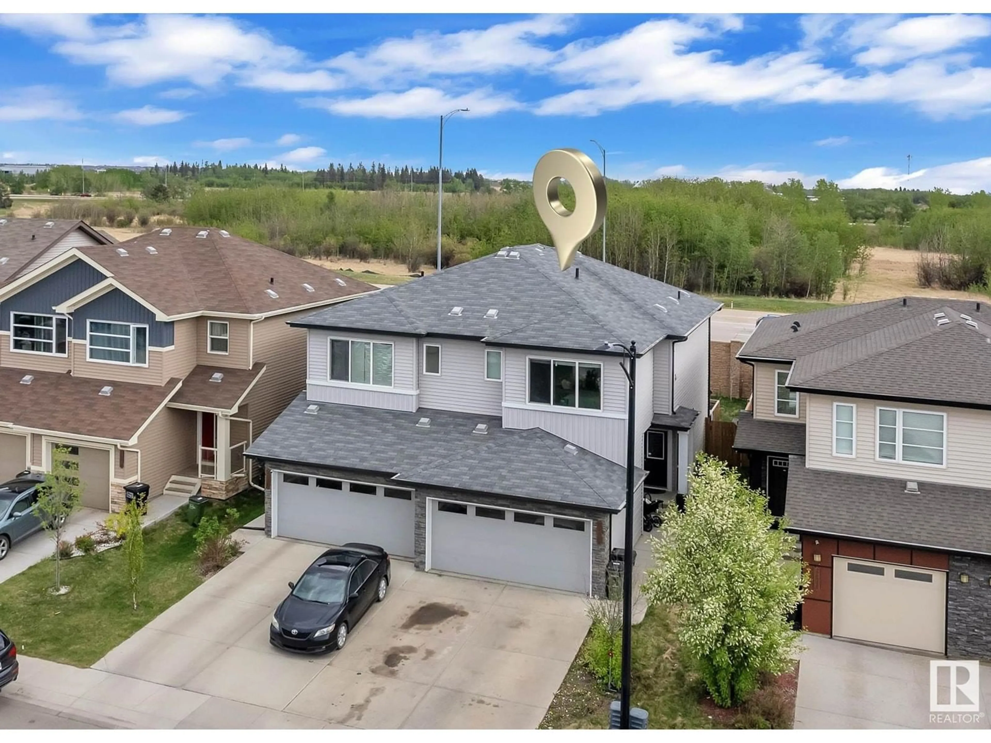 A pic from outside/outdoor area/front of a property/back of a property/a pic from drone, street for 2604 CASEY WY, Edmonton Alberta T6W3N2