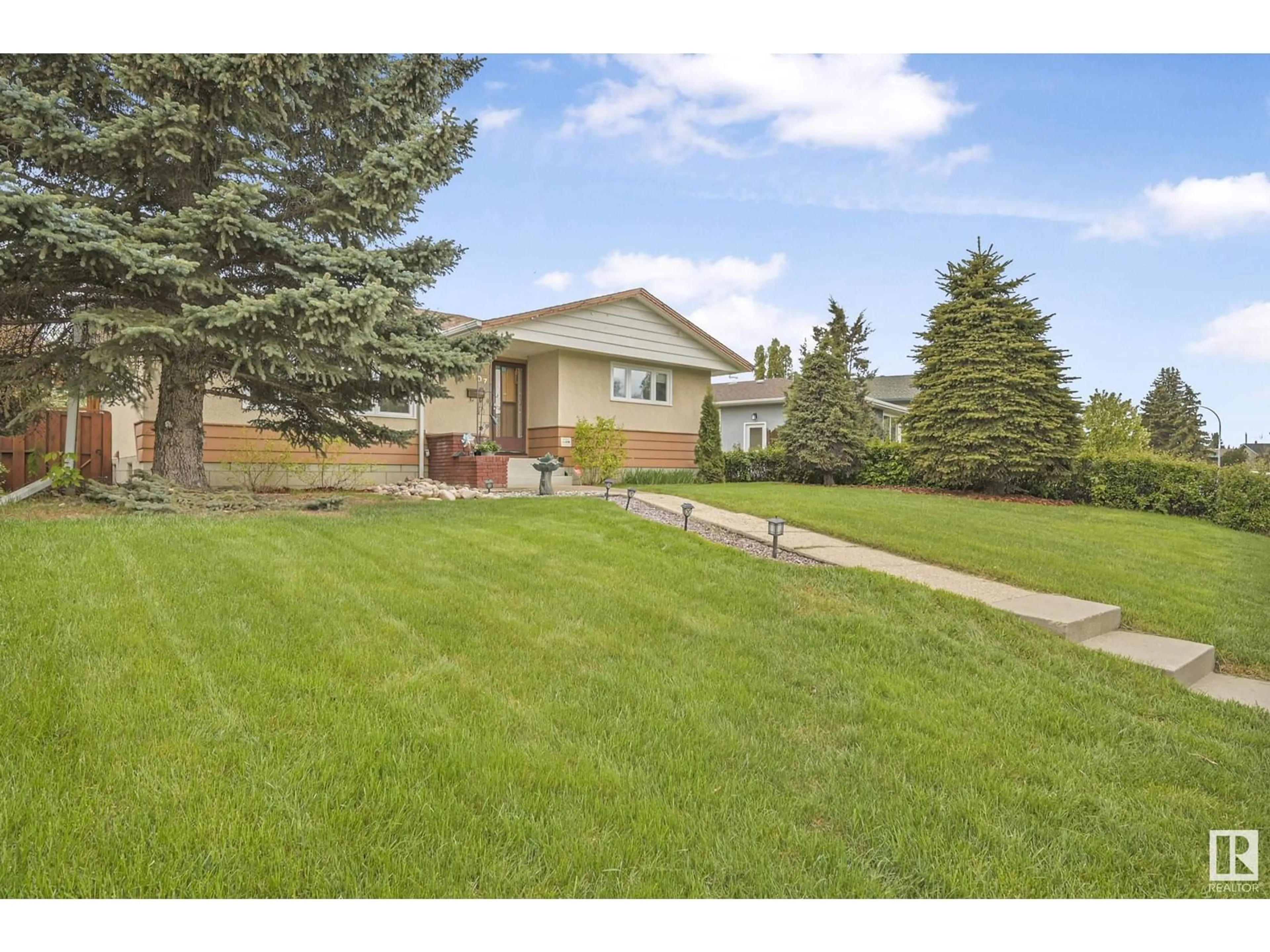 A pic from outside/outdoor area/front of a property/back of a property/a pic from drone, street for 6607 89 AV, Edmonton Alberta T6B0N1