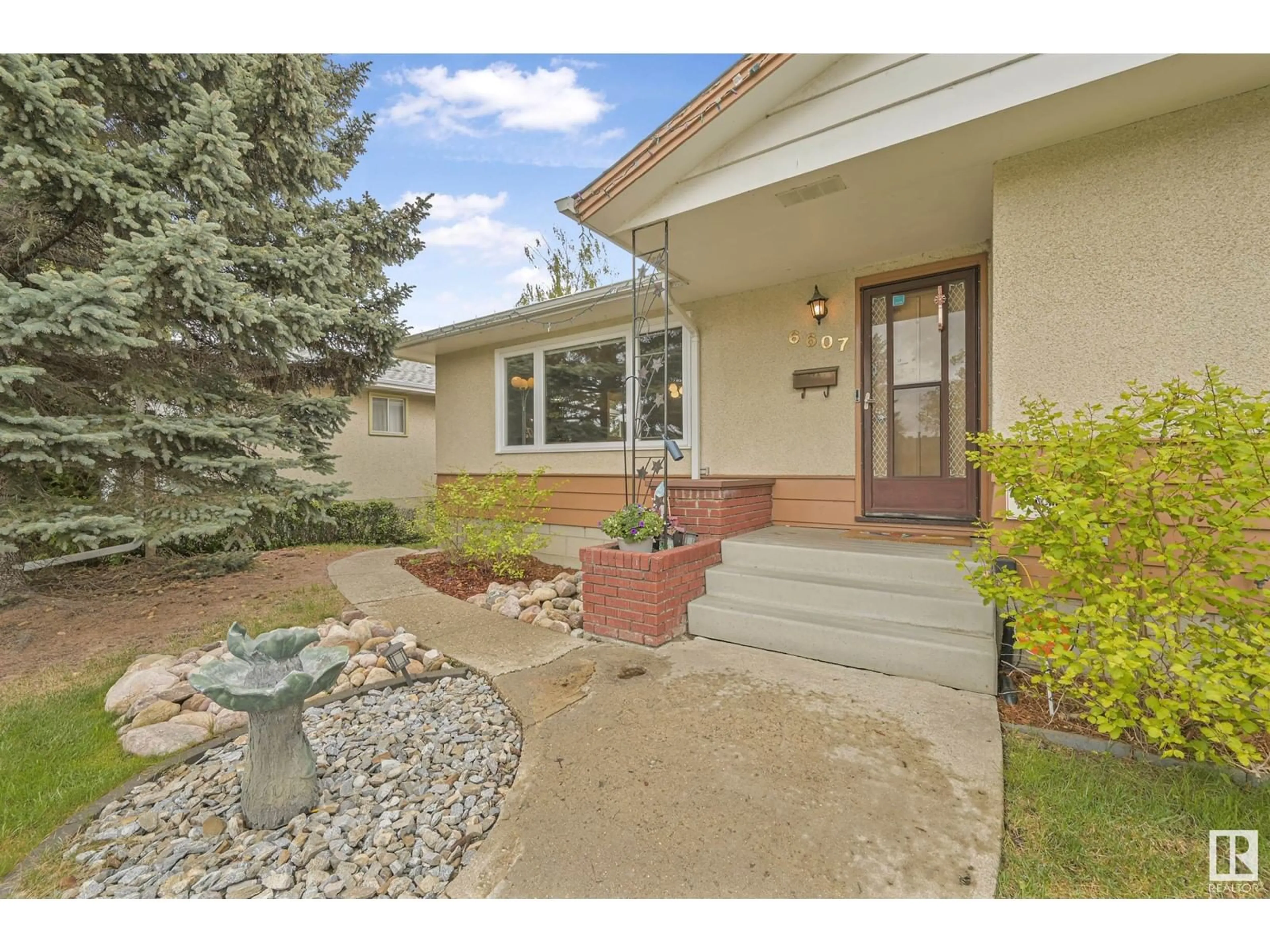 Unknown for 6607 89 AV, Edmonton Alberta T6B0N1