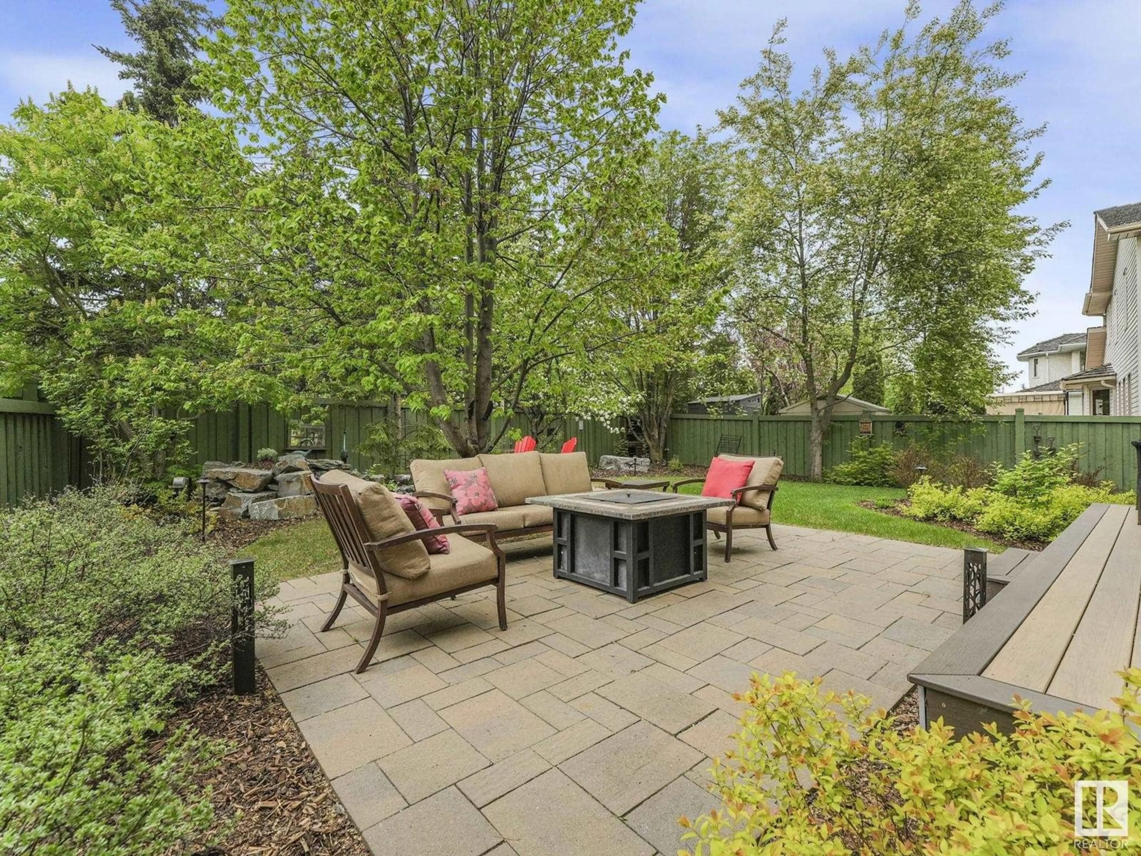 Patio, street for 759 WELLS WD, Edmonton Alberta T6M2J9