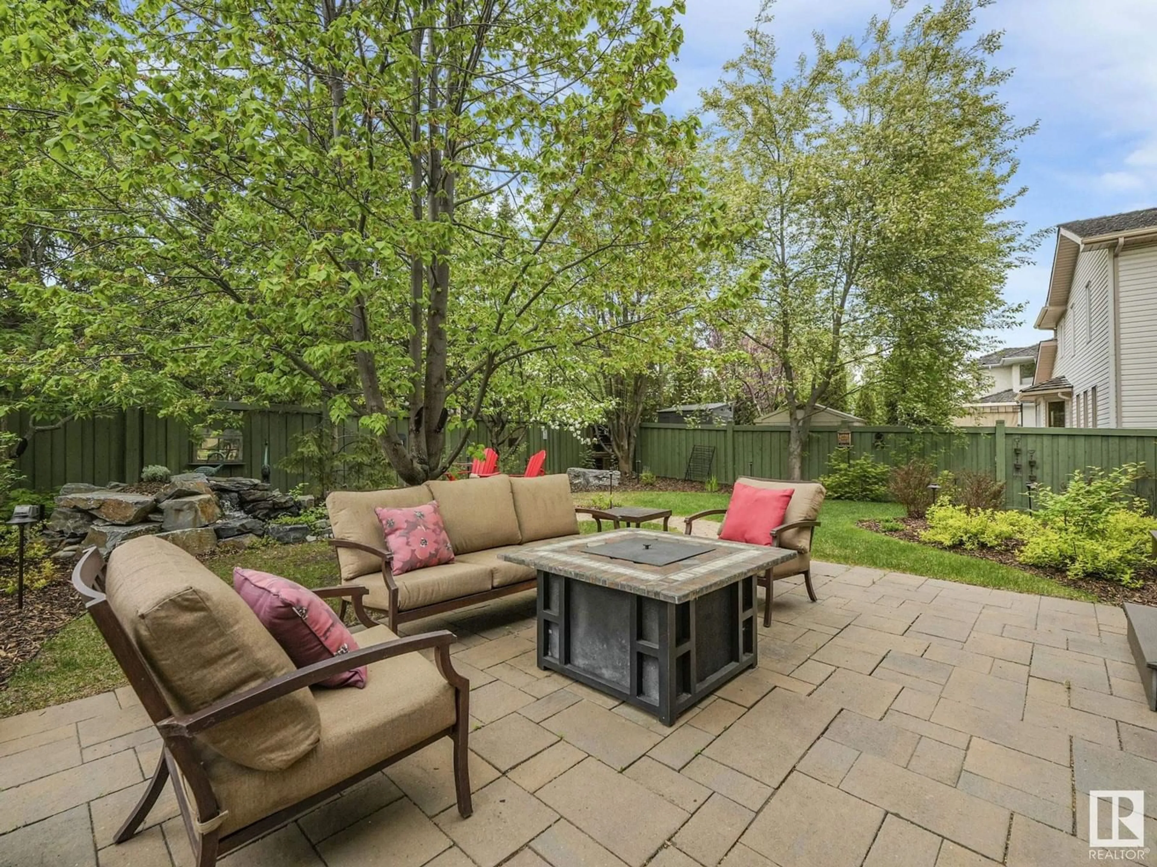 Patio, unknown for 759 WELLS WD, Edmonton Alberta T6M2J9