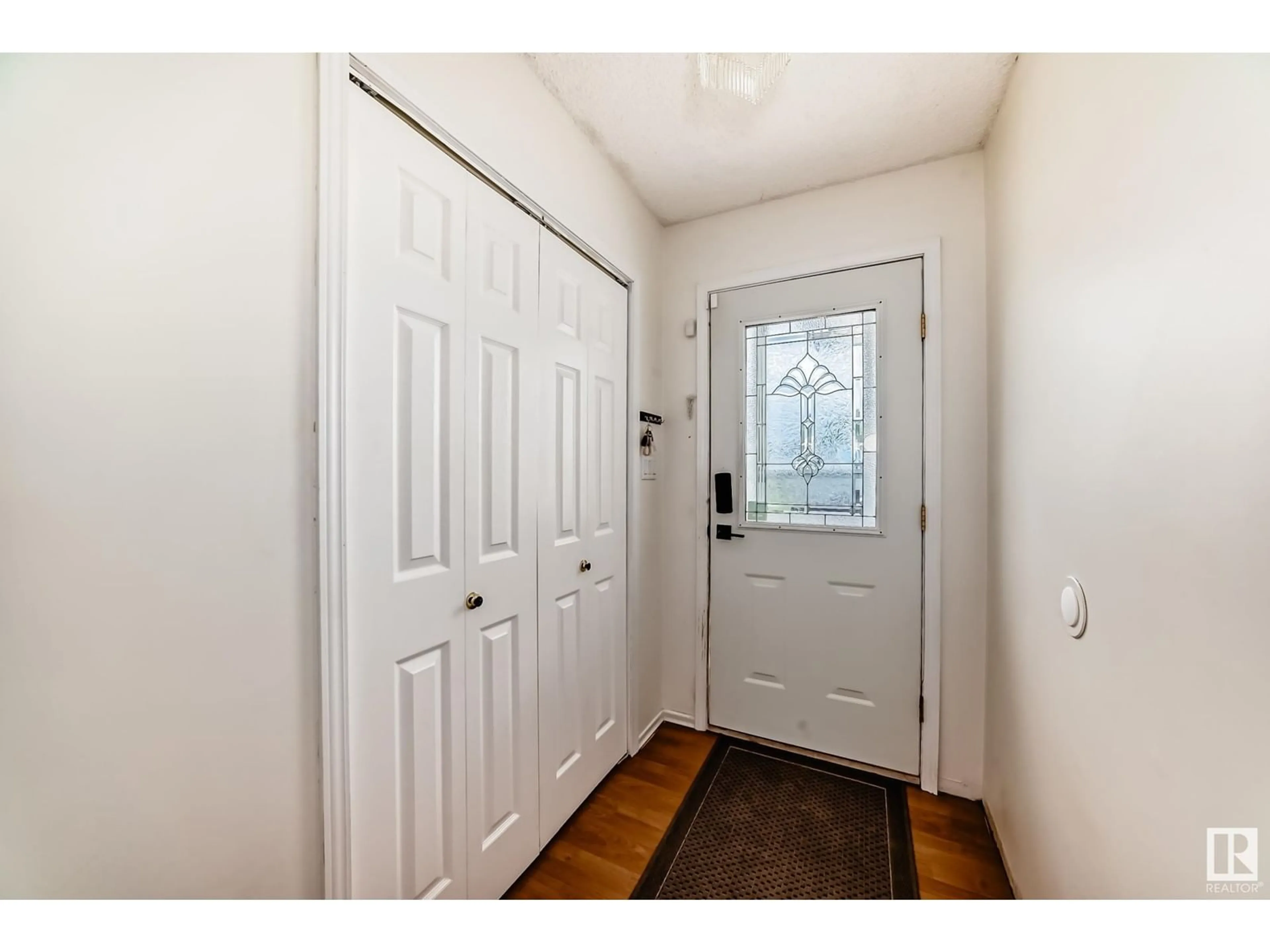 Indoor entryway for NW - 13823 23 ST, Edmonton Alberta T5Y1C1