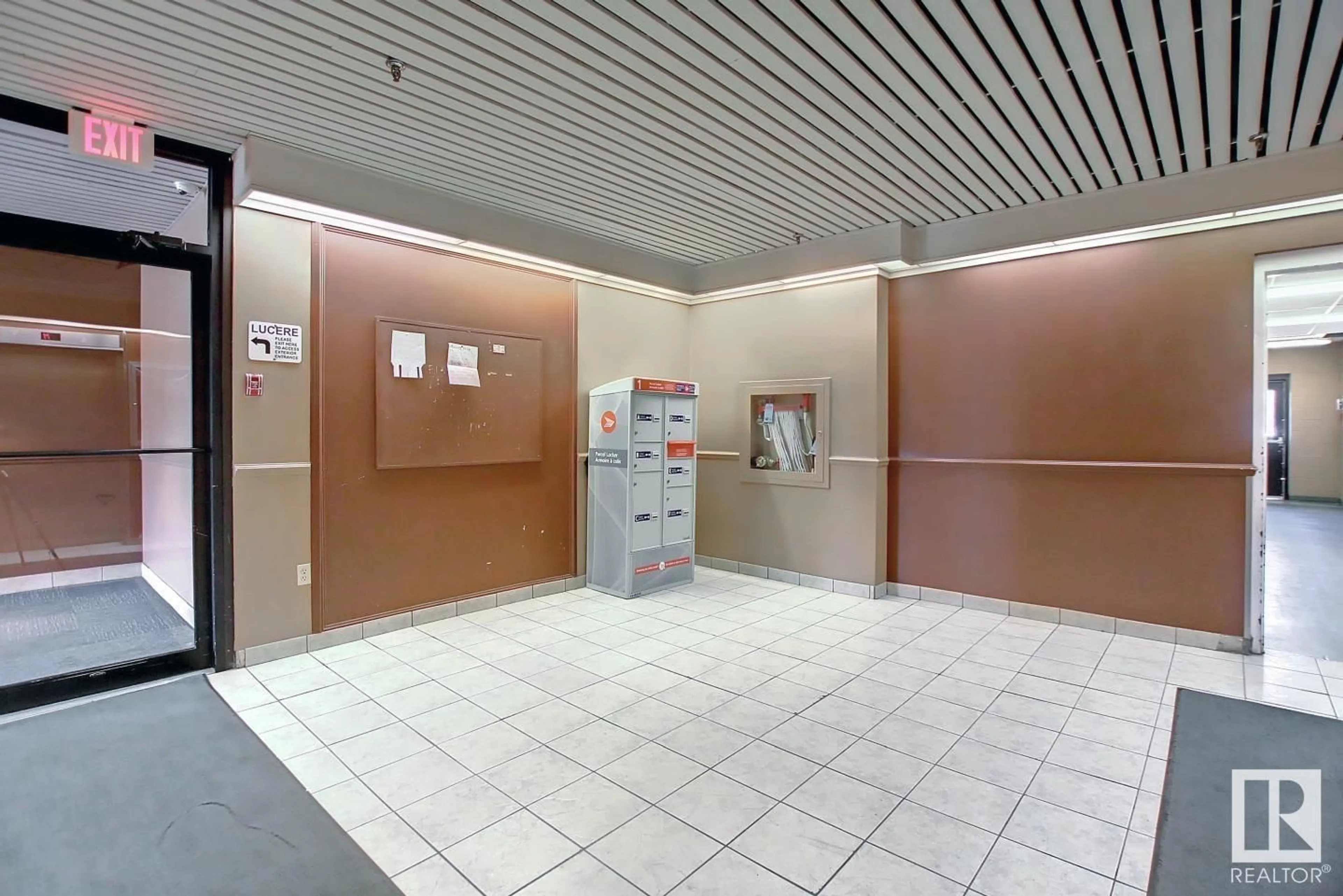 Indoor foyer for 1106 - 10125 109 ST NW, Edmonton Alberta T5J3P1