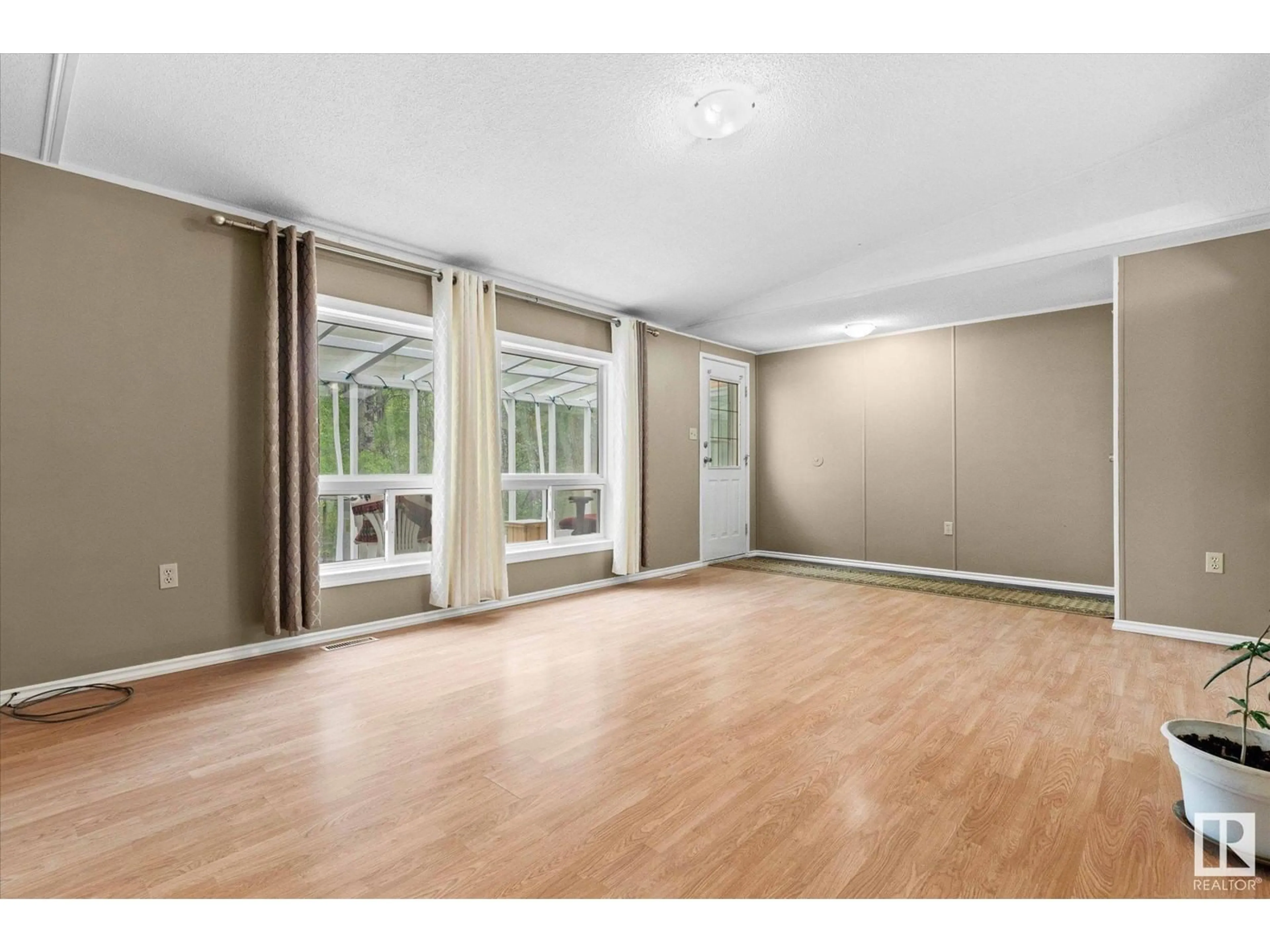 A pic of a room for #2 - 53322 RGE ROAD 25, Rural Parkland County Alberta T7Y0E1