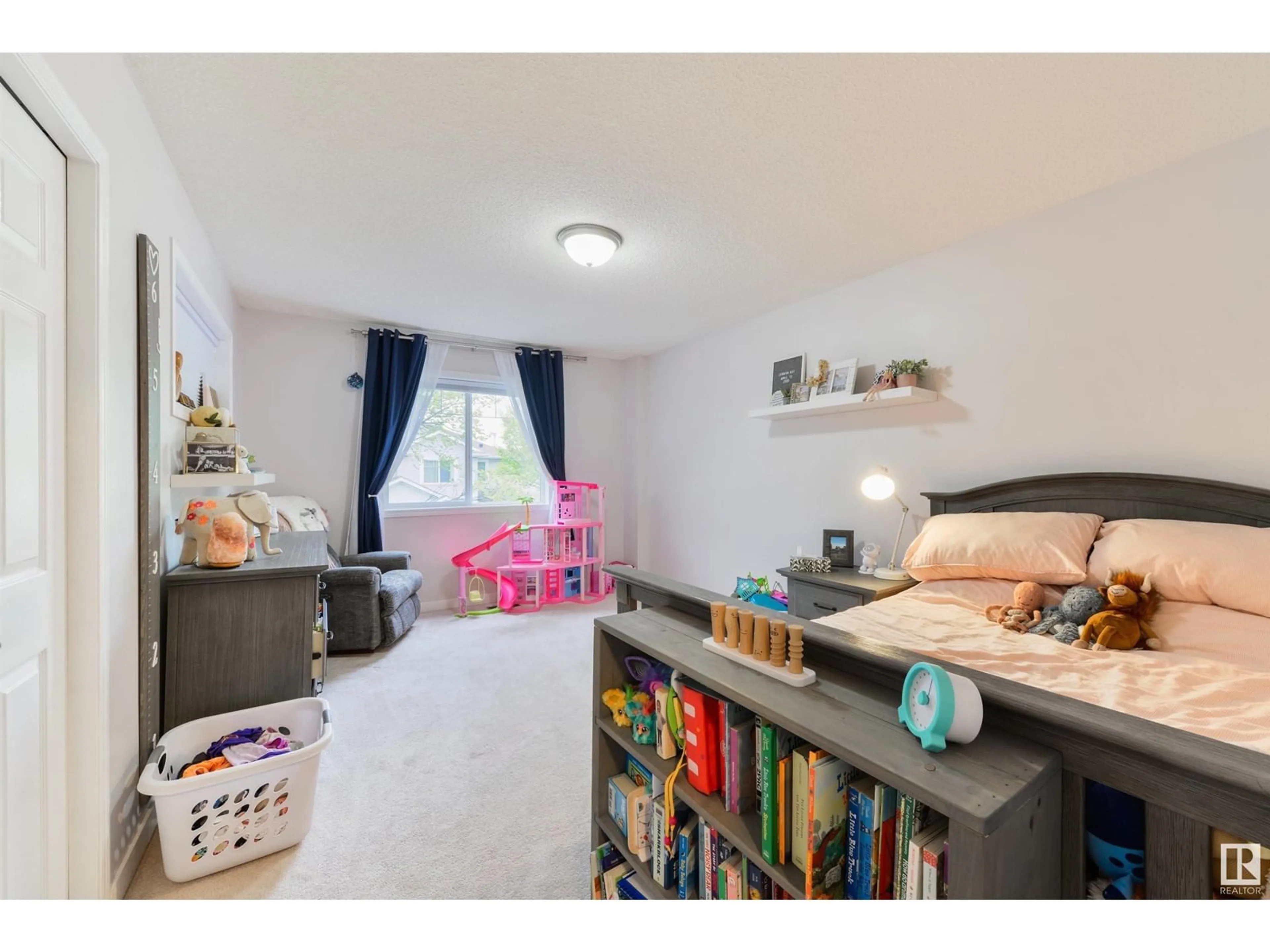 A pic of a room for 4350 - 16 23 ST NW, Edmonton Alberta T6T1T8