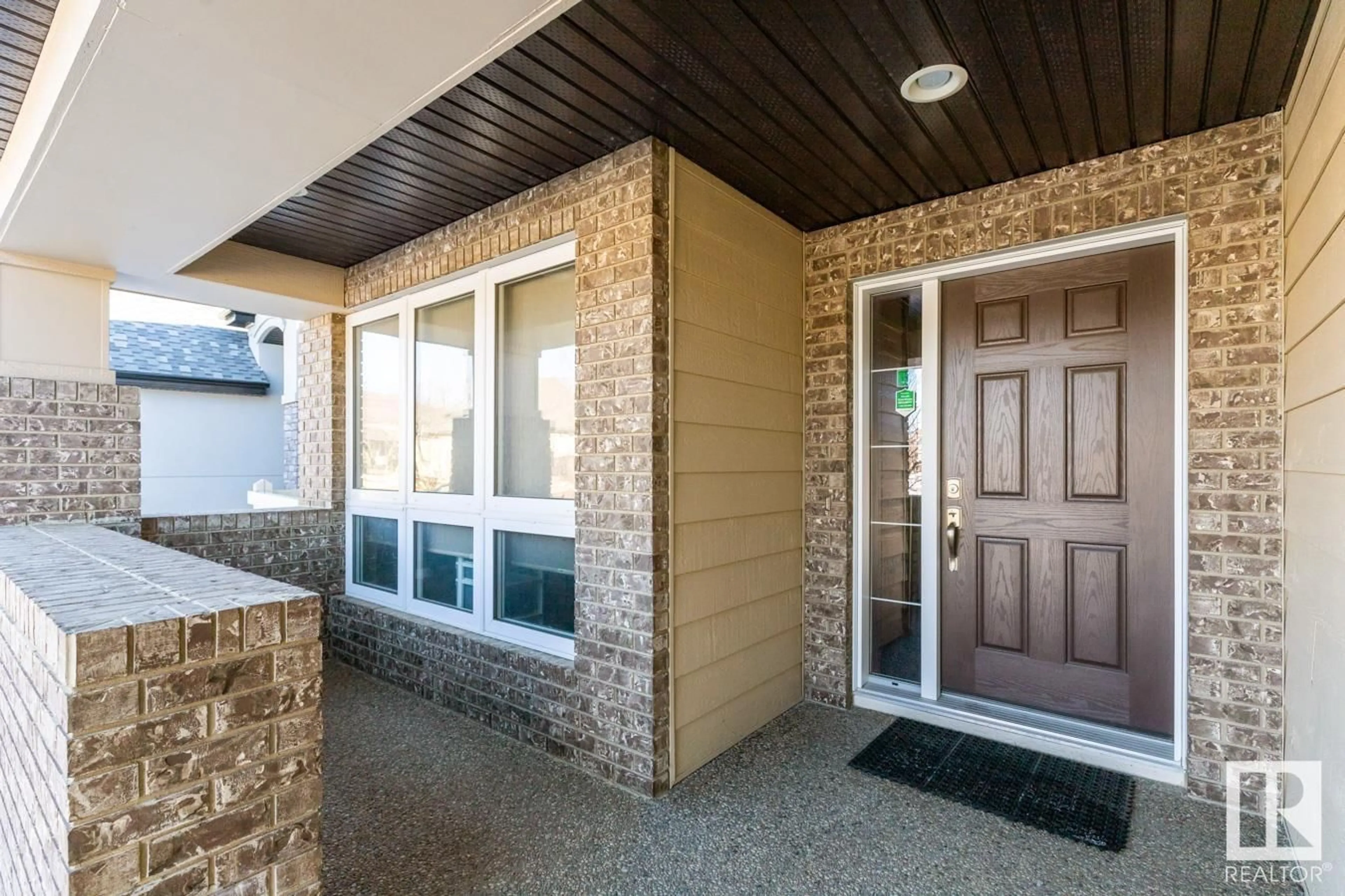 Indoor entryway for 2043 CAMERON RAVINE WY, Edmonton Alberta T6M0L2