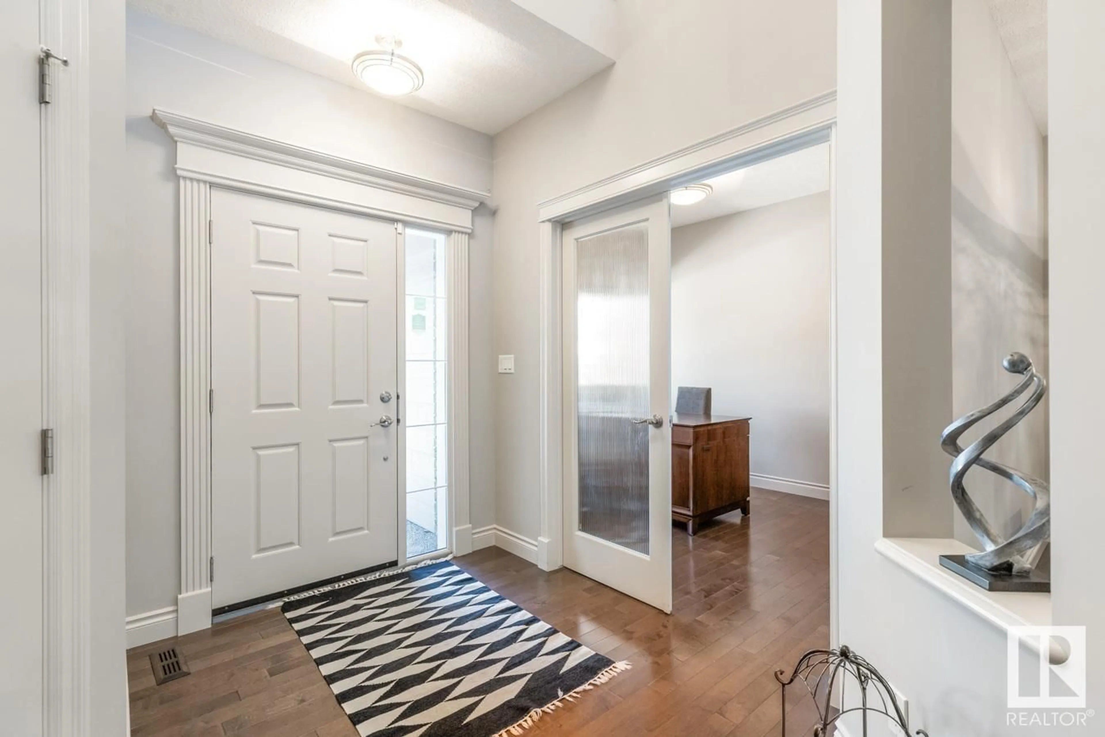 Indoor entryway for 2043 CAMERON RAVINE WY, Edmonton Alberta T6M0L2