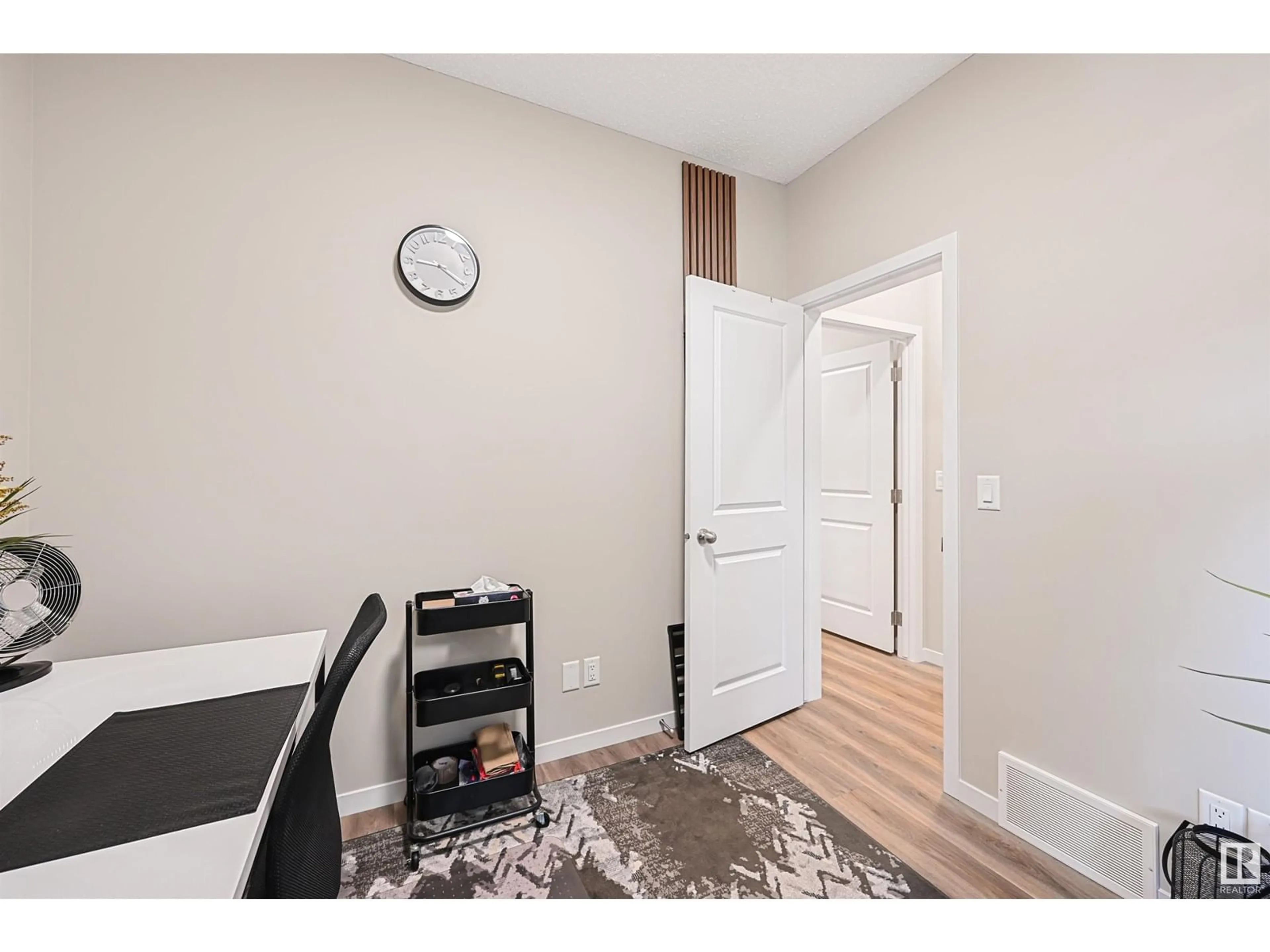 Unknown for SW - 1914 159 ST, Edmonton Alberta T6W4X7