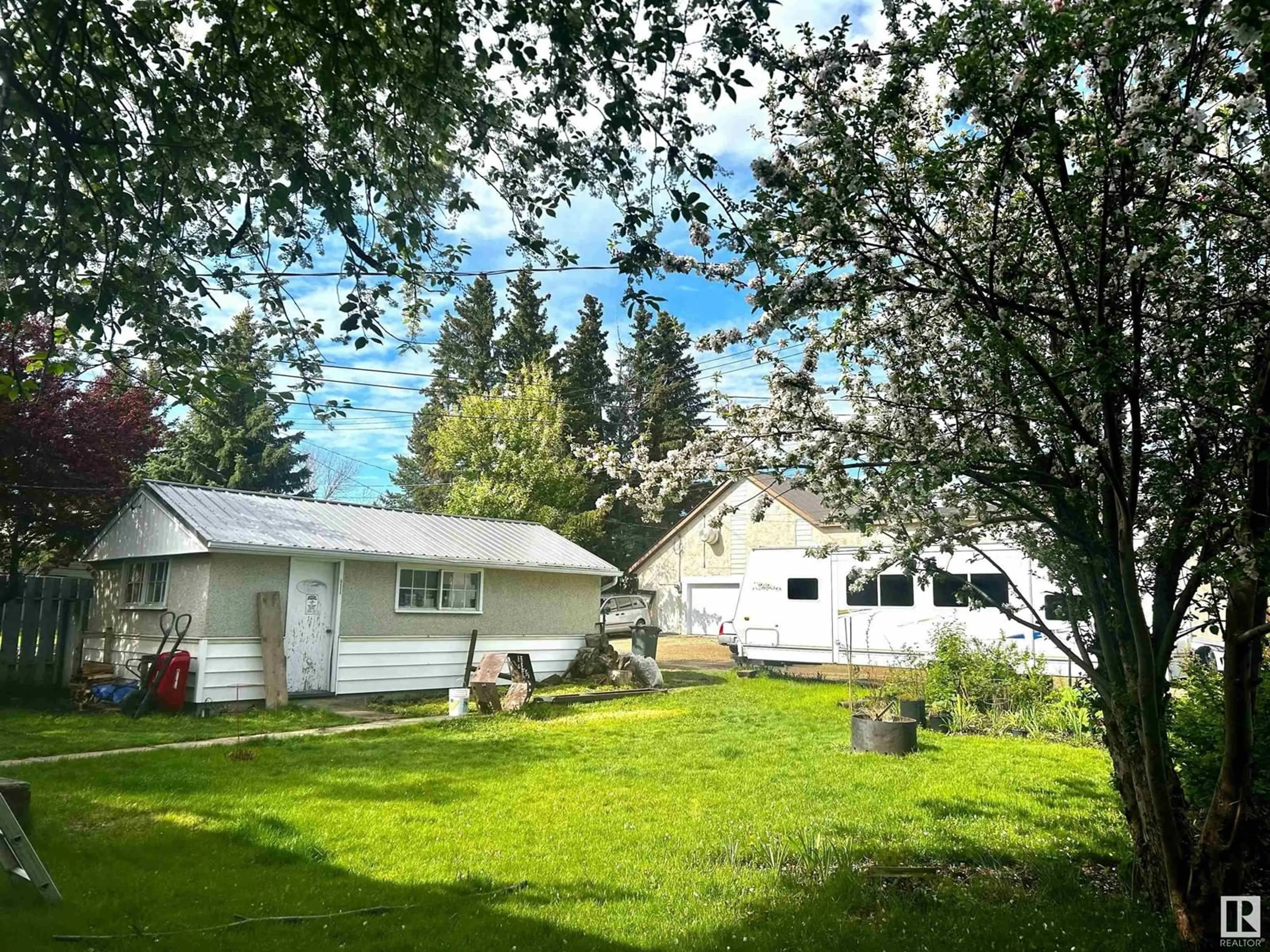 A pic from outside/outdoor area/front of a property/back of a property/a pic from drone, unknown for 5036 47 STREET, Drayton Valley Alberta T7A1C7