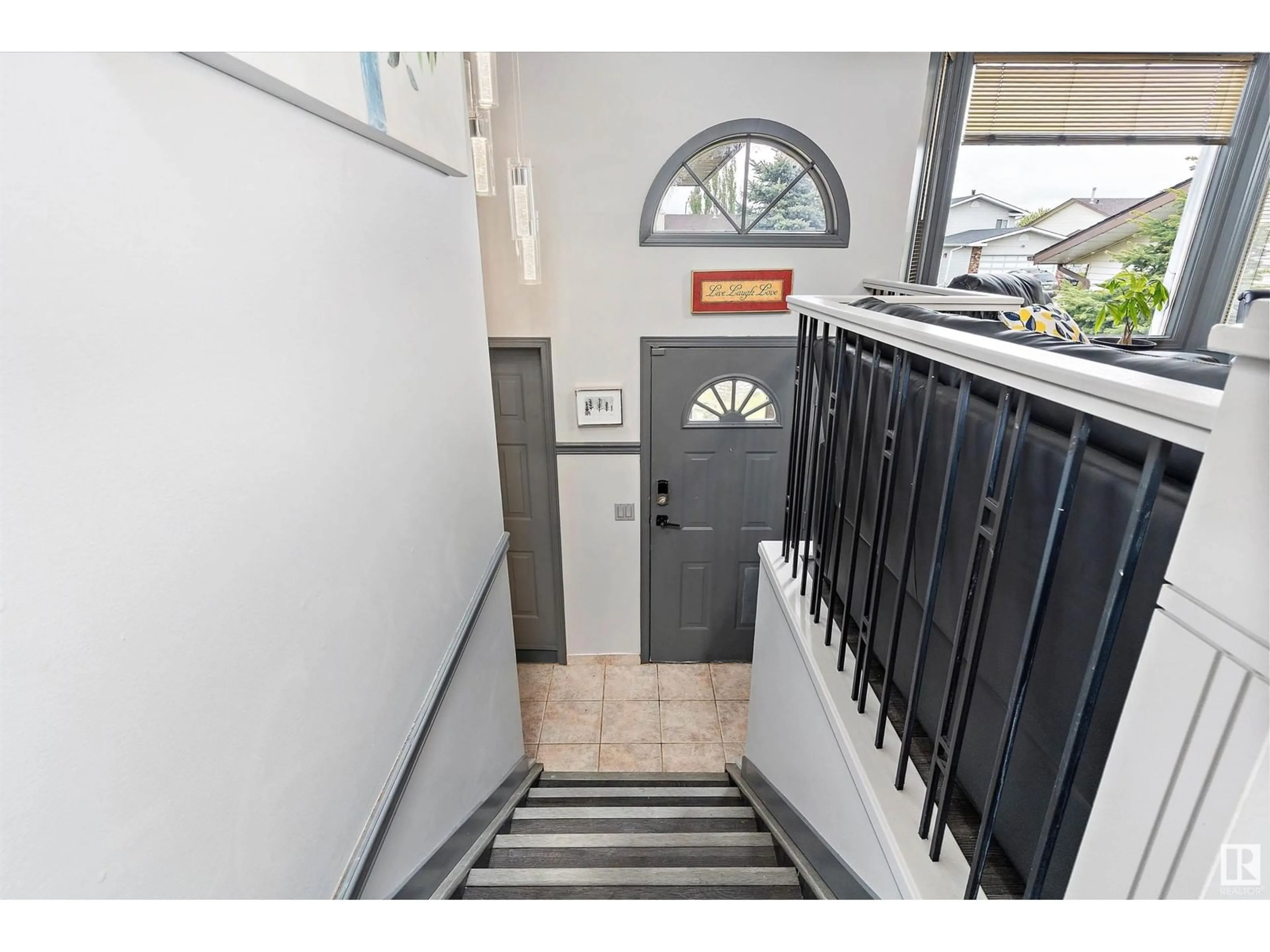 Indoor foyer for 7259 152C AV, Edmonton Alberta T5C3L9