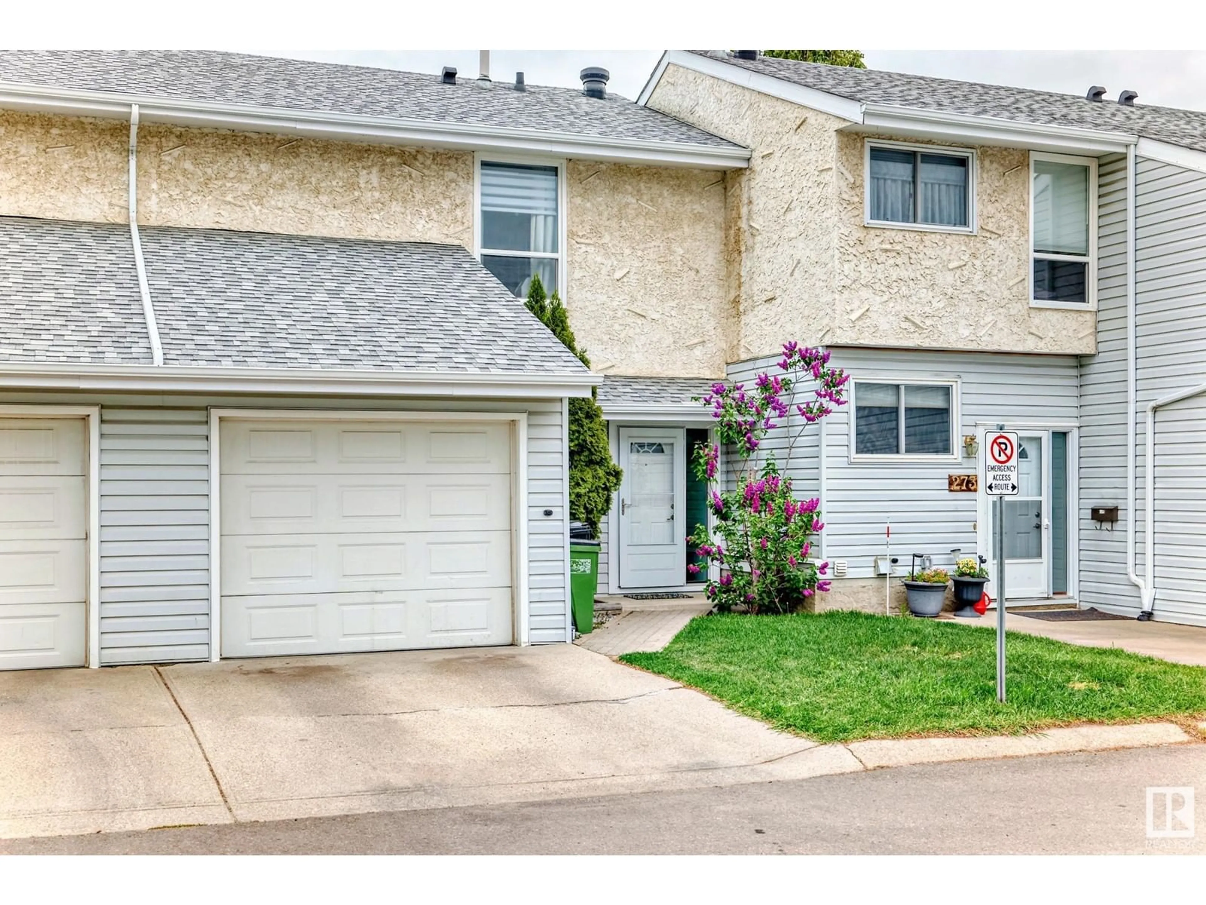 Home with vinyl exterior material, street for 275 CALLINGWOOD PL, Edmonton Alberta T5T2C6