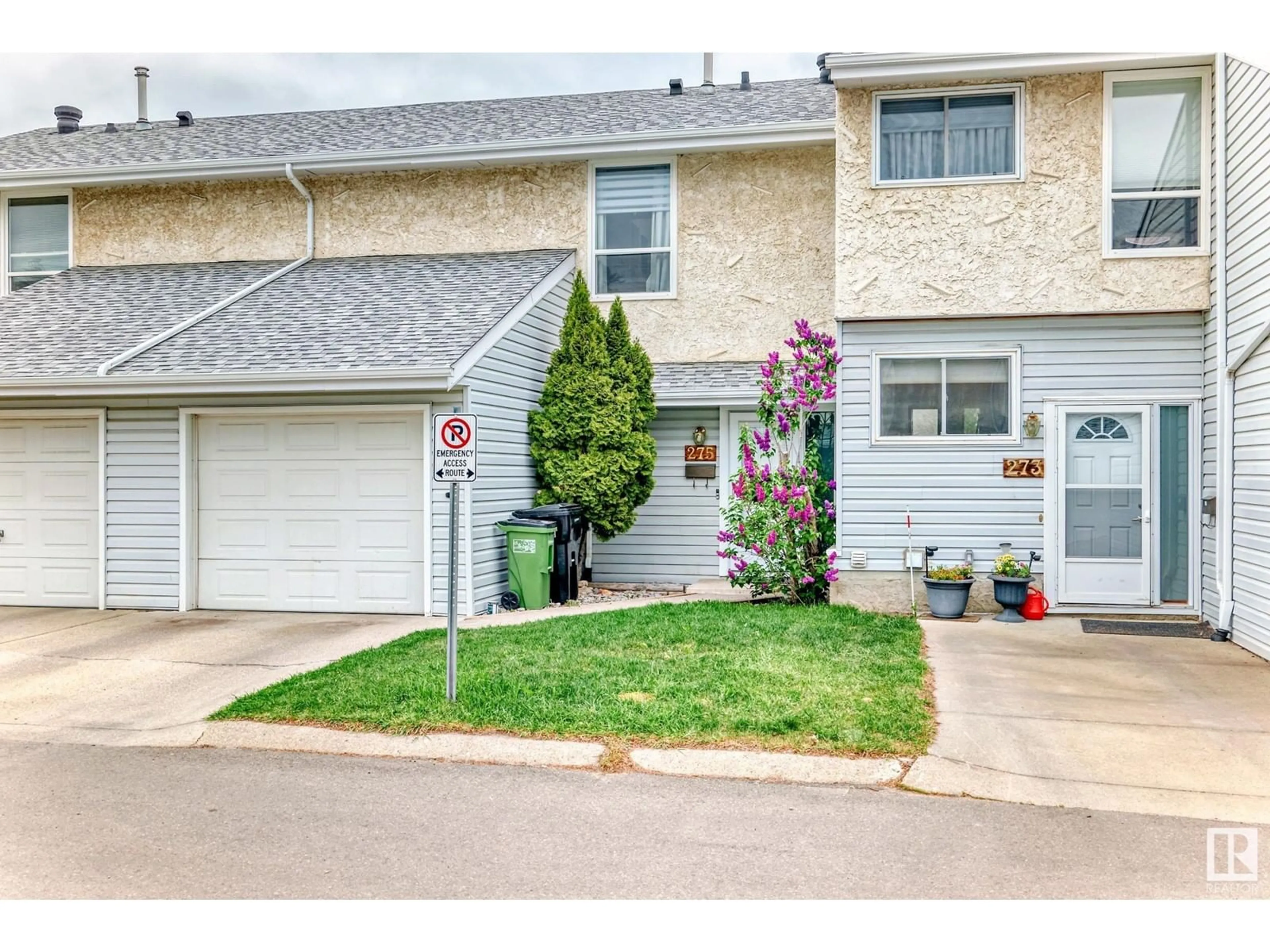 Home with vinyl exterior material, street for 275 CALLINGWOOD PL, Edmonton Alberta T5T2C6