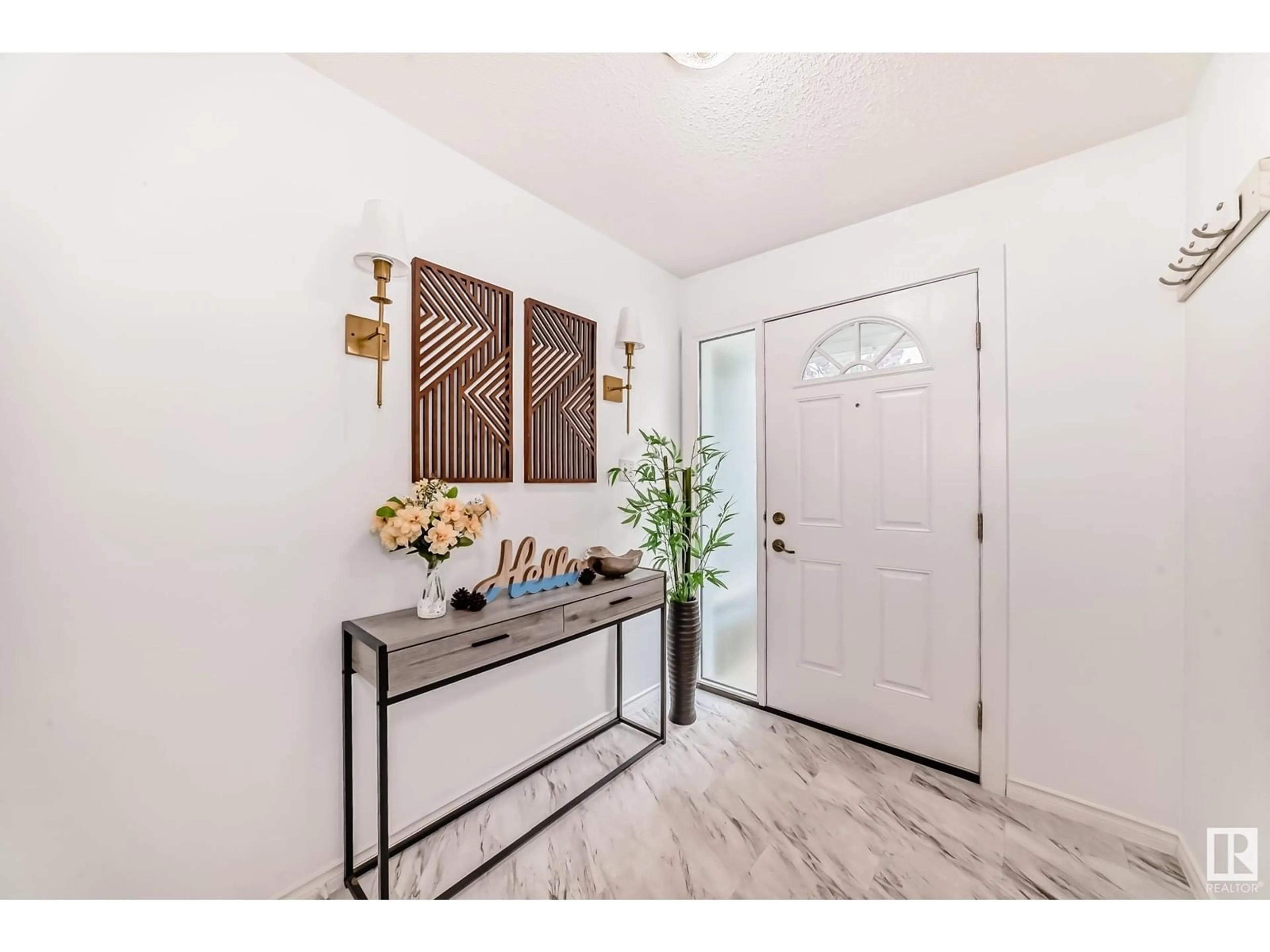 Indoor entryway for 275 CALLINGWOOD PL, Edmonton Alberta T5T2C6