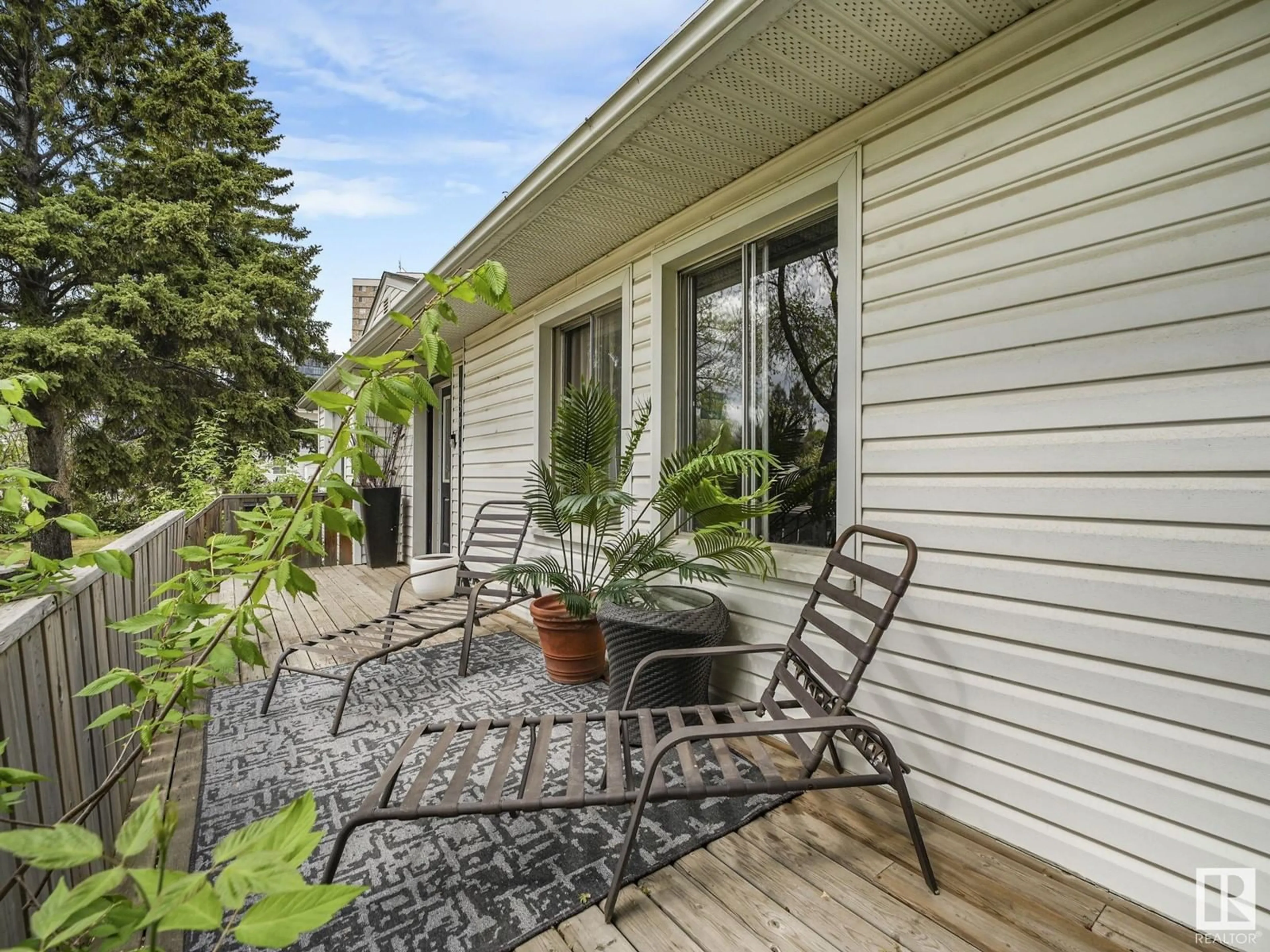 Patio, street for 13810 102 AV, Edmonton Alberta T5N0P3