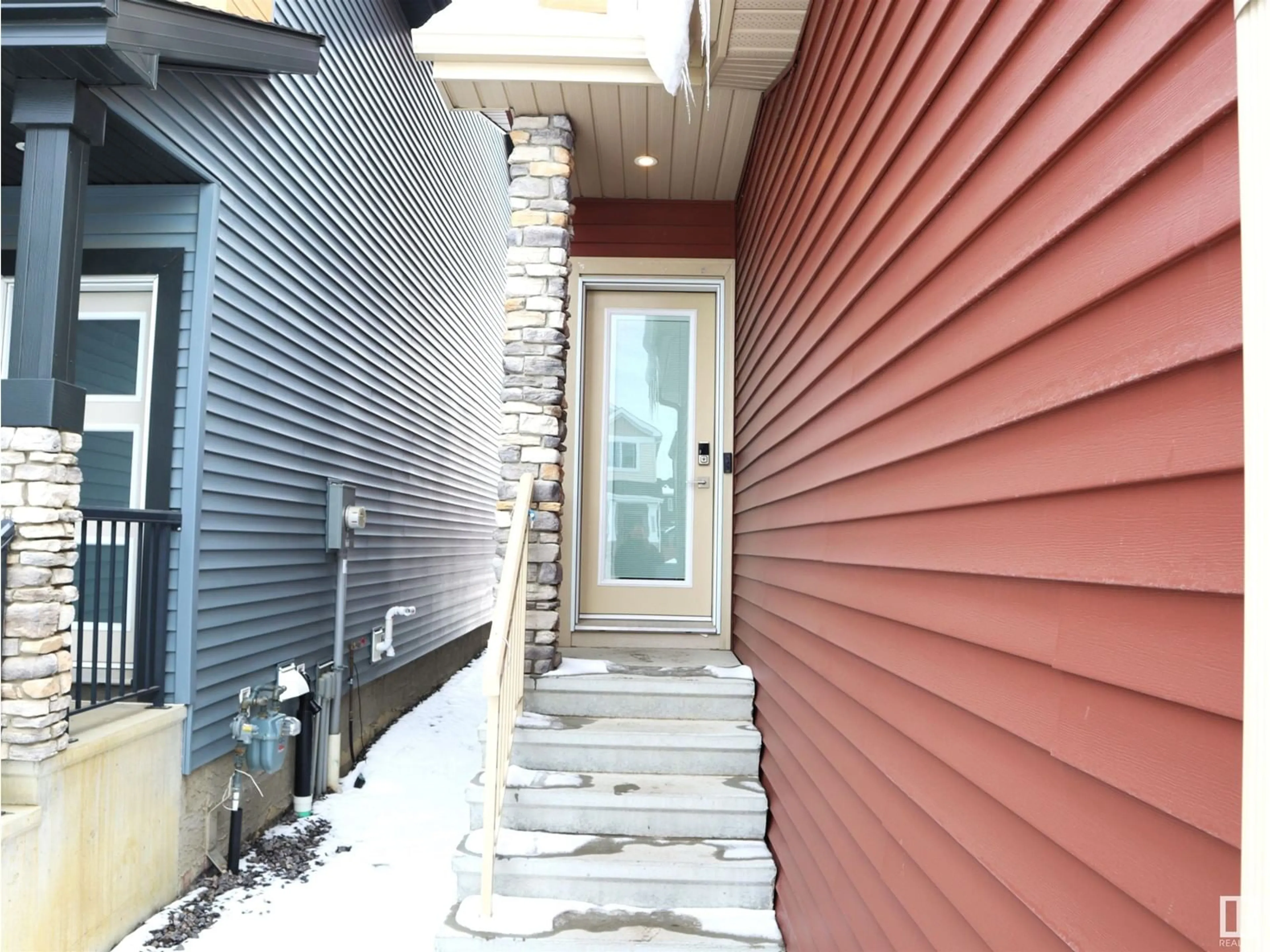 Indoor entryway for SW - 523 35 ST, Edmonton Alberta T6X2W6