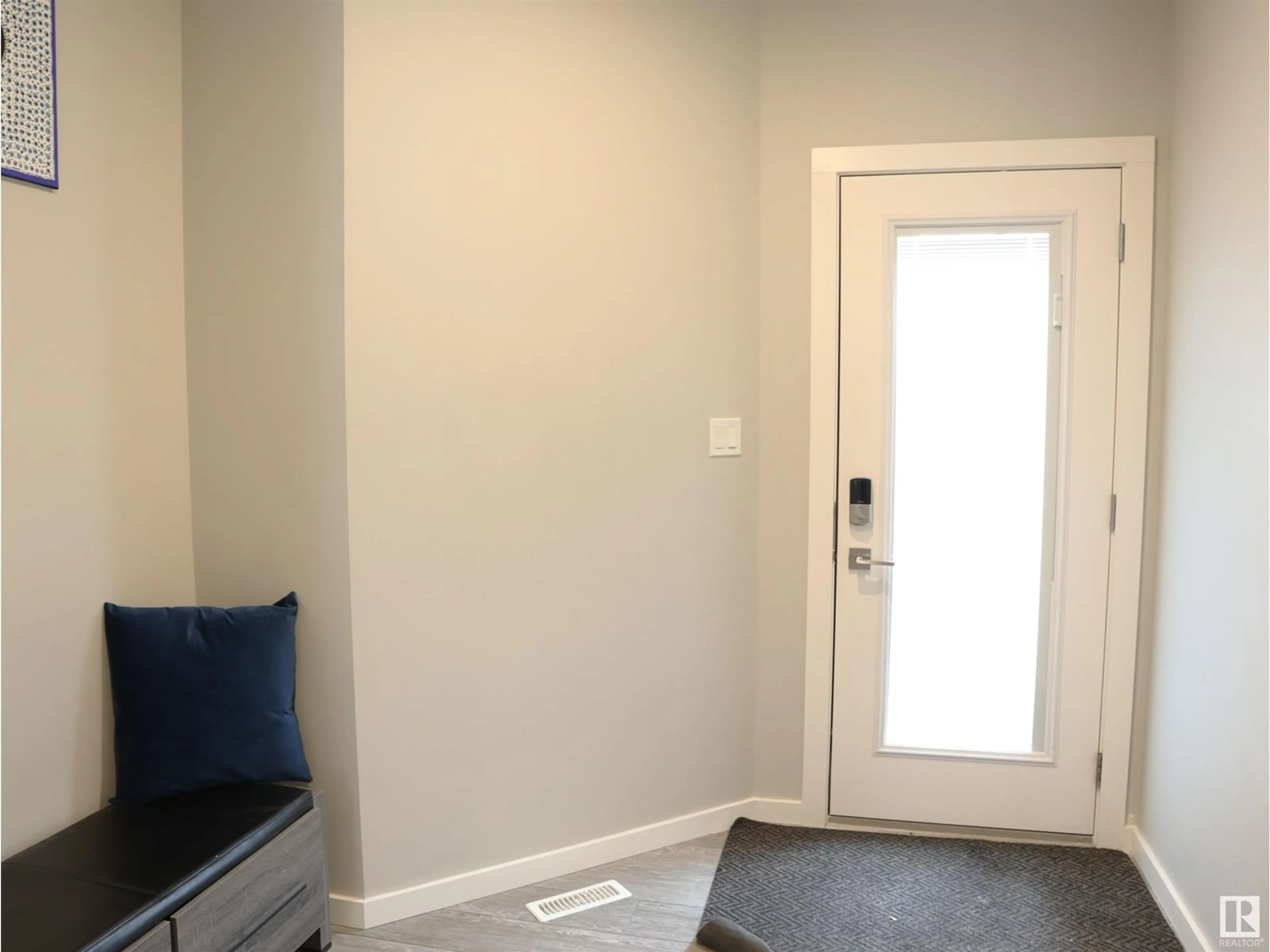 Indoor entryway for SW - 523 35 ST, Edmonton Alberta T6X2W6