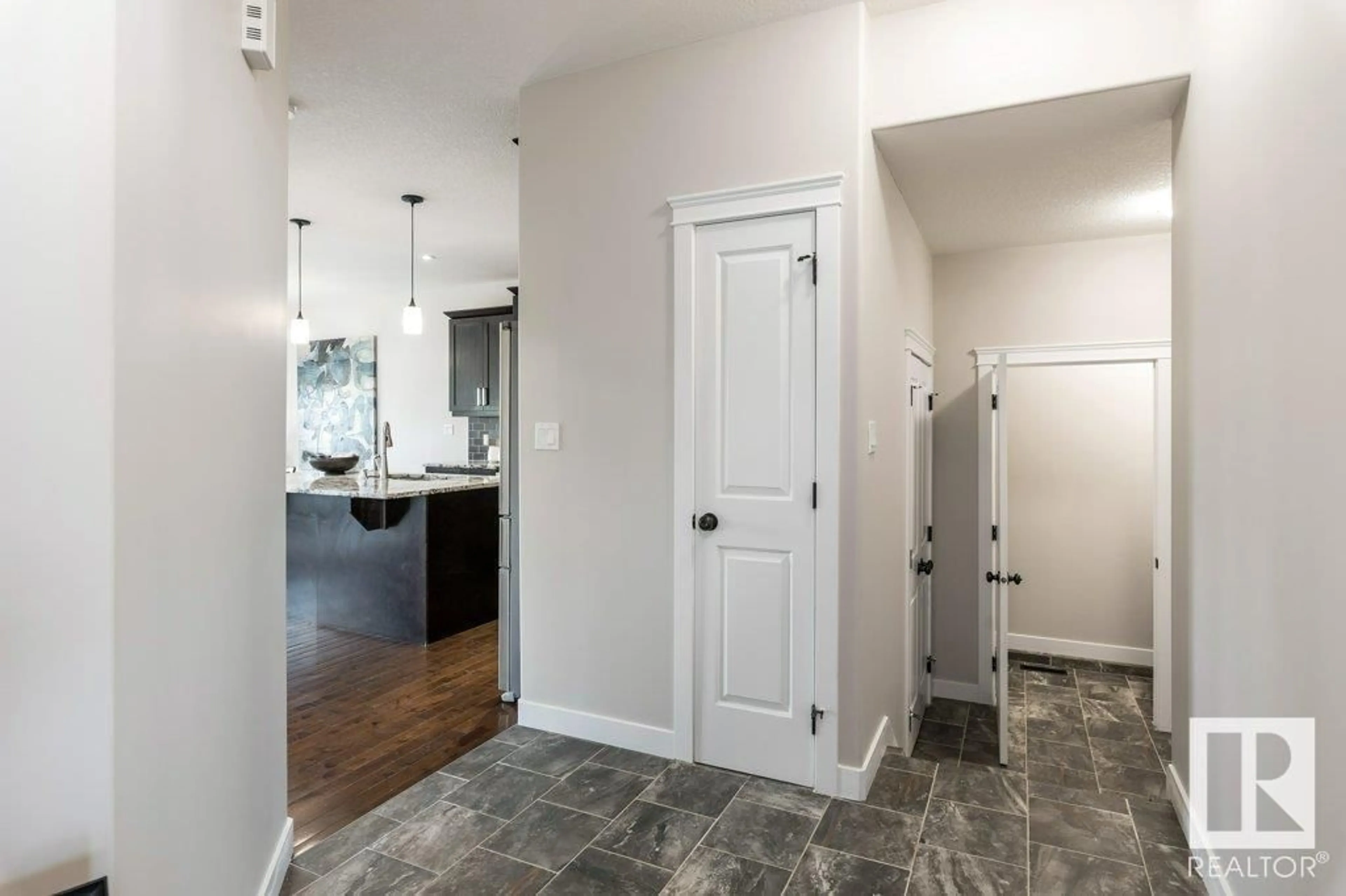 Indoor entryway for NW - 16143 141 ST, Edmonton Alberta T6V0J3