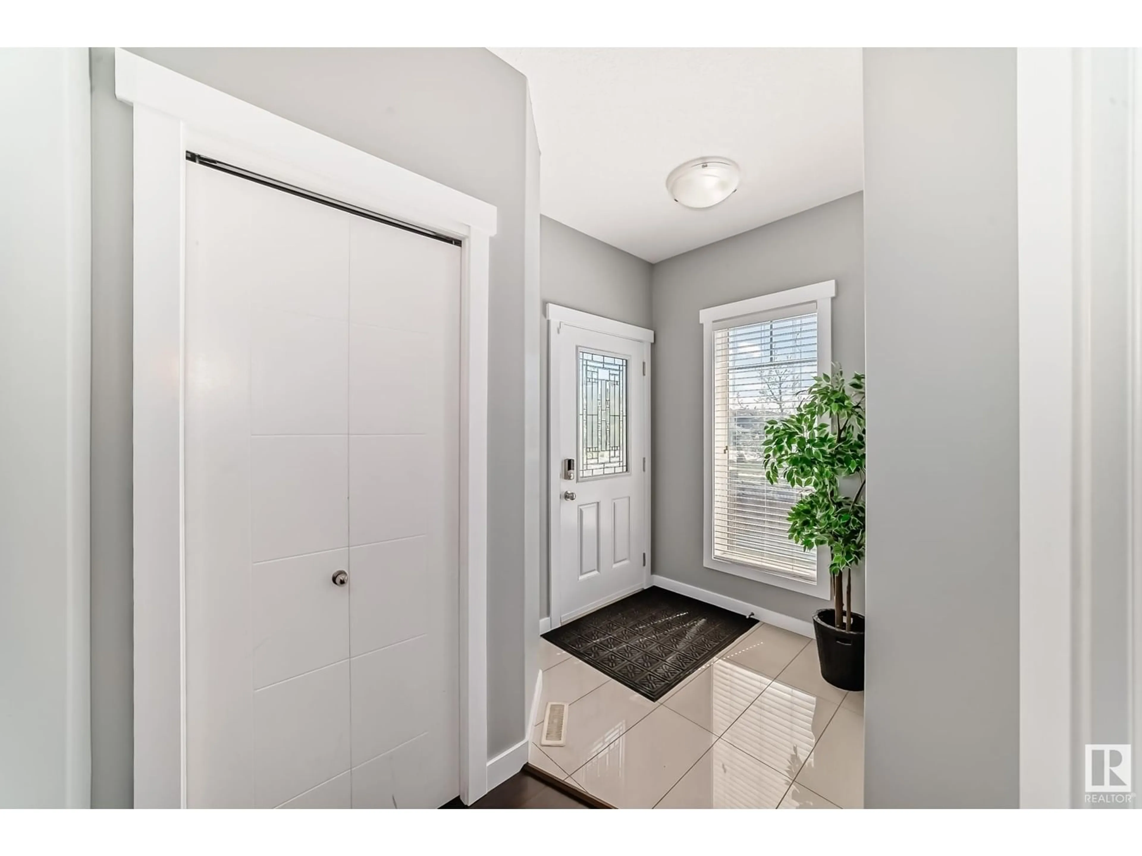 Indoor entryway for NW - 16504 132 ST, Edmonton Alberta T6V0J5